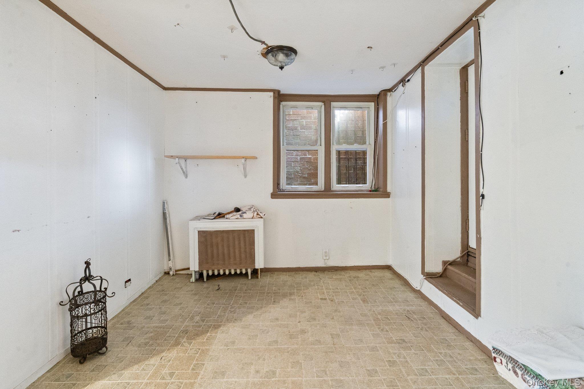 #13 photo, 100-30 Martense Avenue, クイーンズ区 Corona , NY 11368