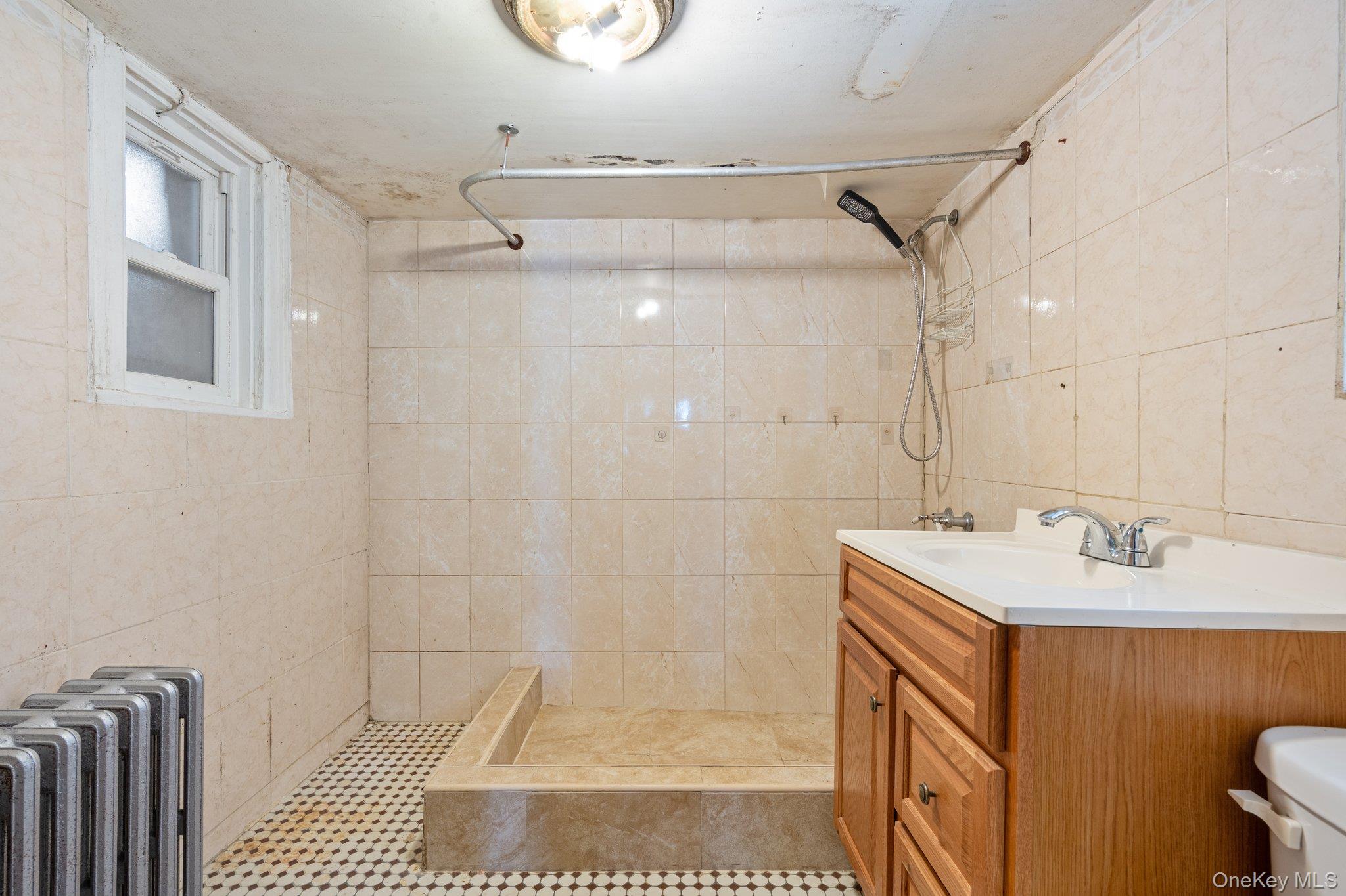 #14 photo, 100-30 Martense Avenue, クイーンズ区 Corona , NY 11368