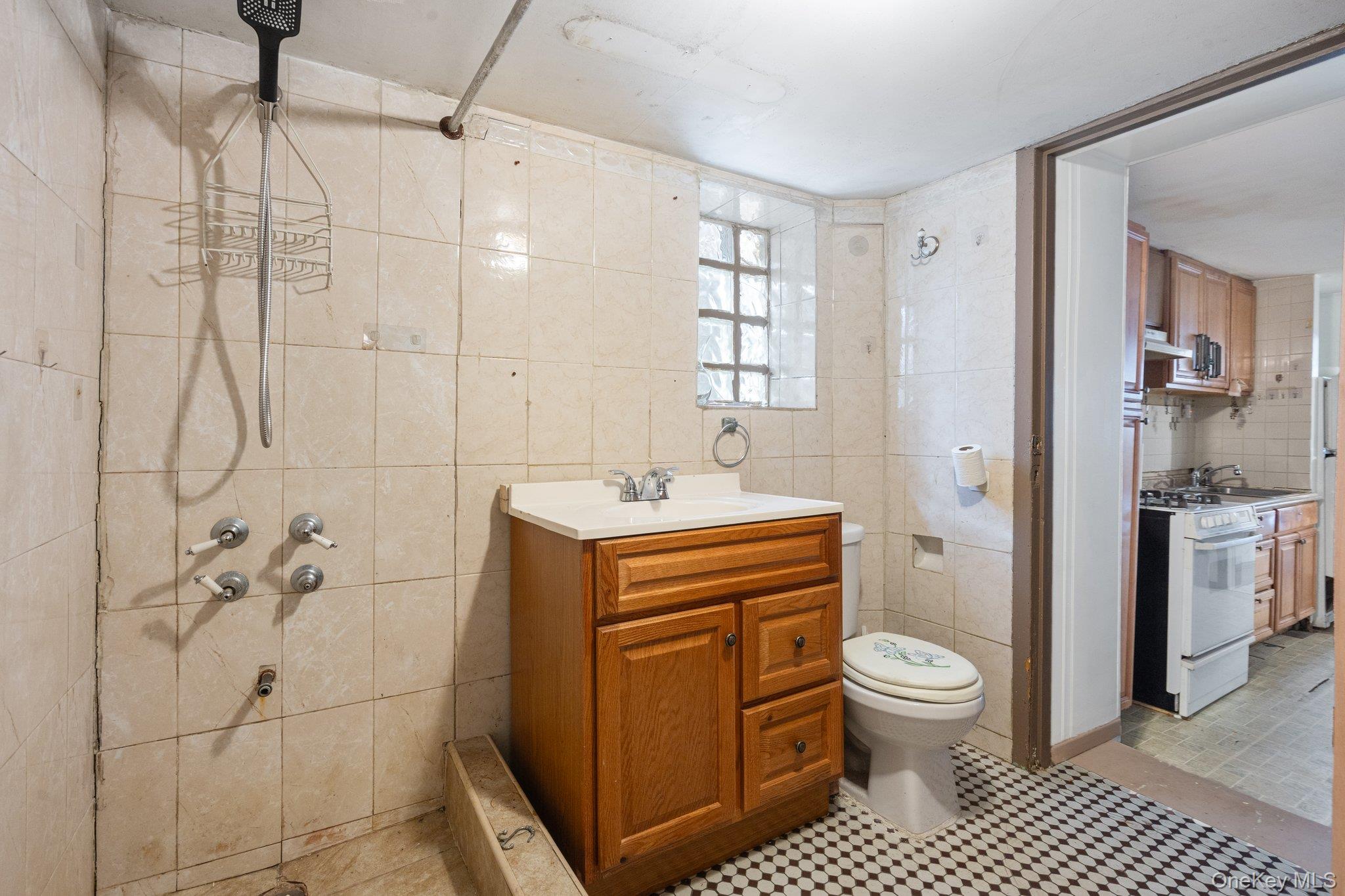 #15 photo, 100-30 Martense Avenue, クイーンズ区 Corona , NY 11368