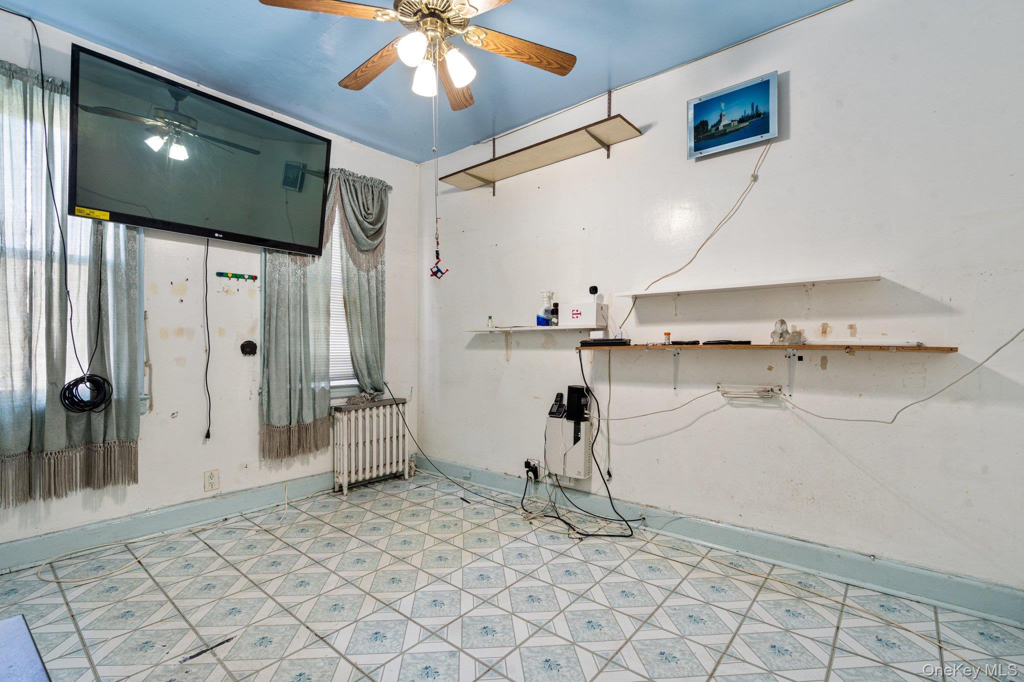 #18 photo, 100-30 Martense Avenue, クイーンズ区 Corona , NY 11368