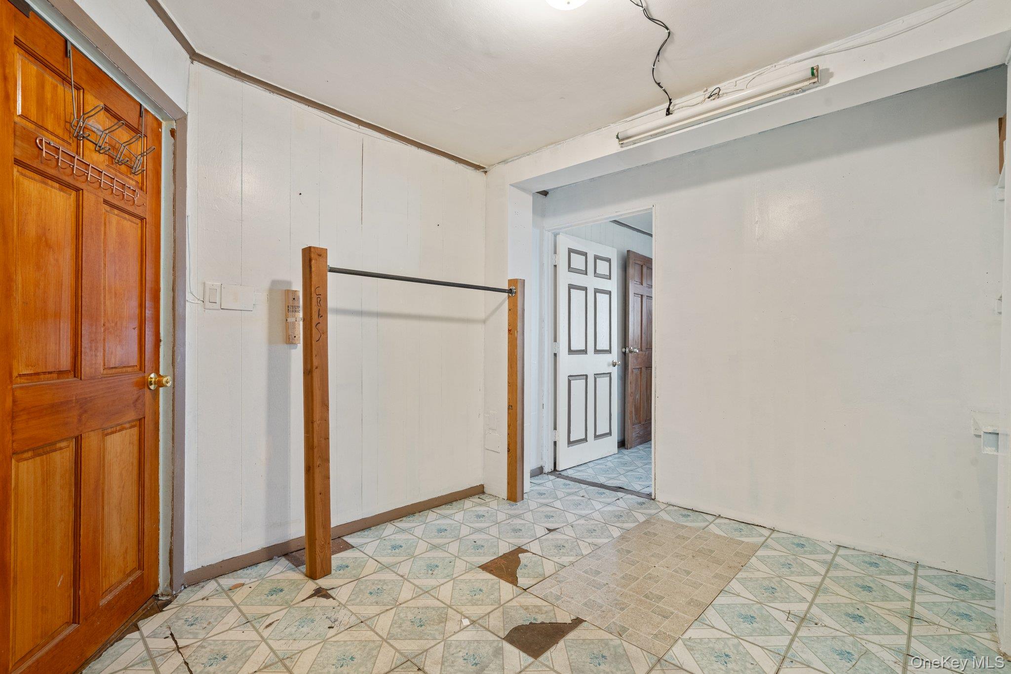 #8 photo, 100-30 Martense Avenue, クイーンズ区 Corona , NY 11368