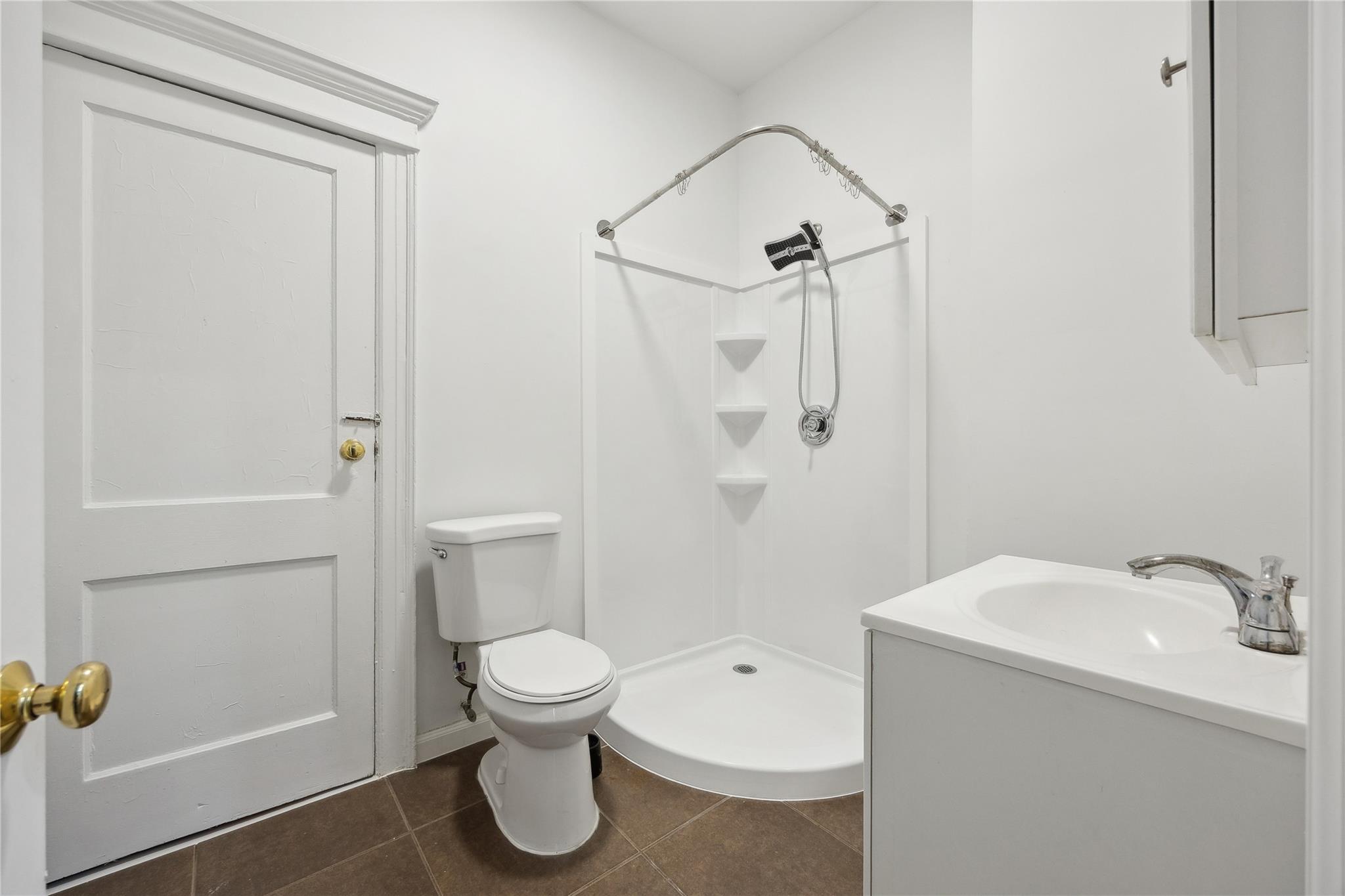 #10 photo, 69-27 43 Avenue, Woodside , NY 11377