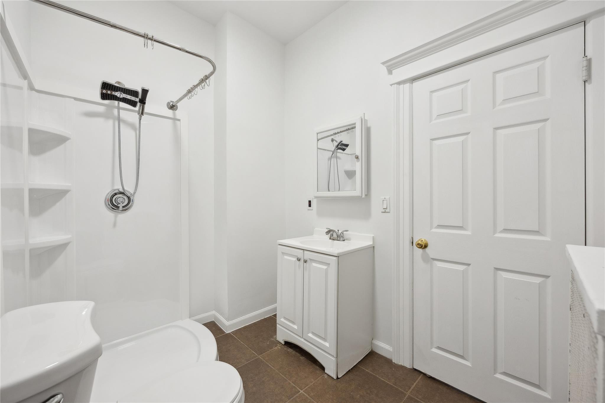 #11 photo, 69-27 43 Avenue, Woodside , NY 11377