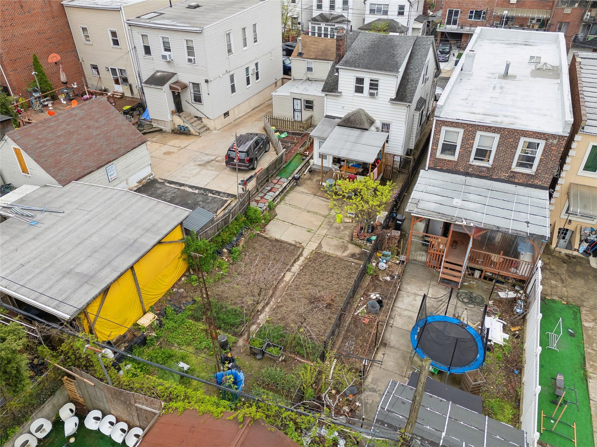 #20 photo, 69-27 43 Avenue, Woodside , NY 11377