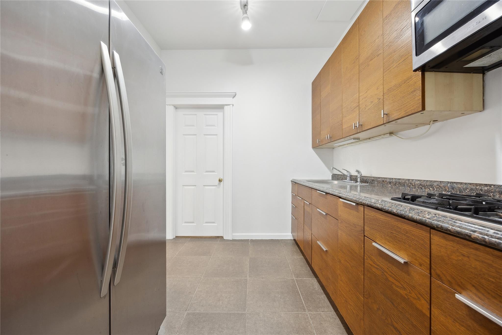 #8 photo, 69-27 43 Avenue, Woodside , NY 11377