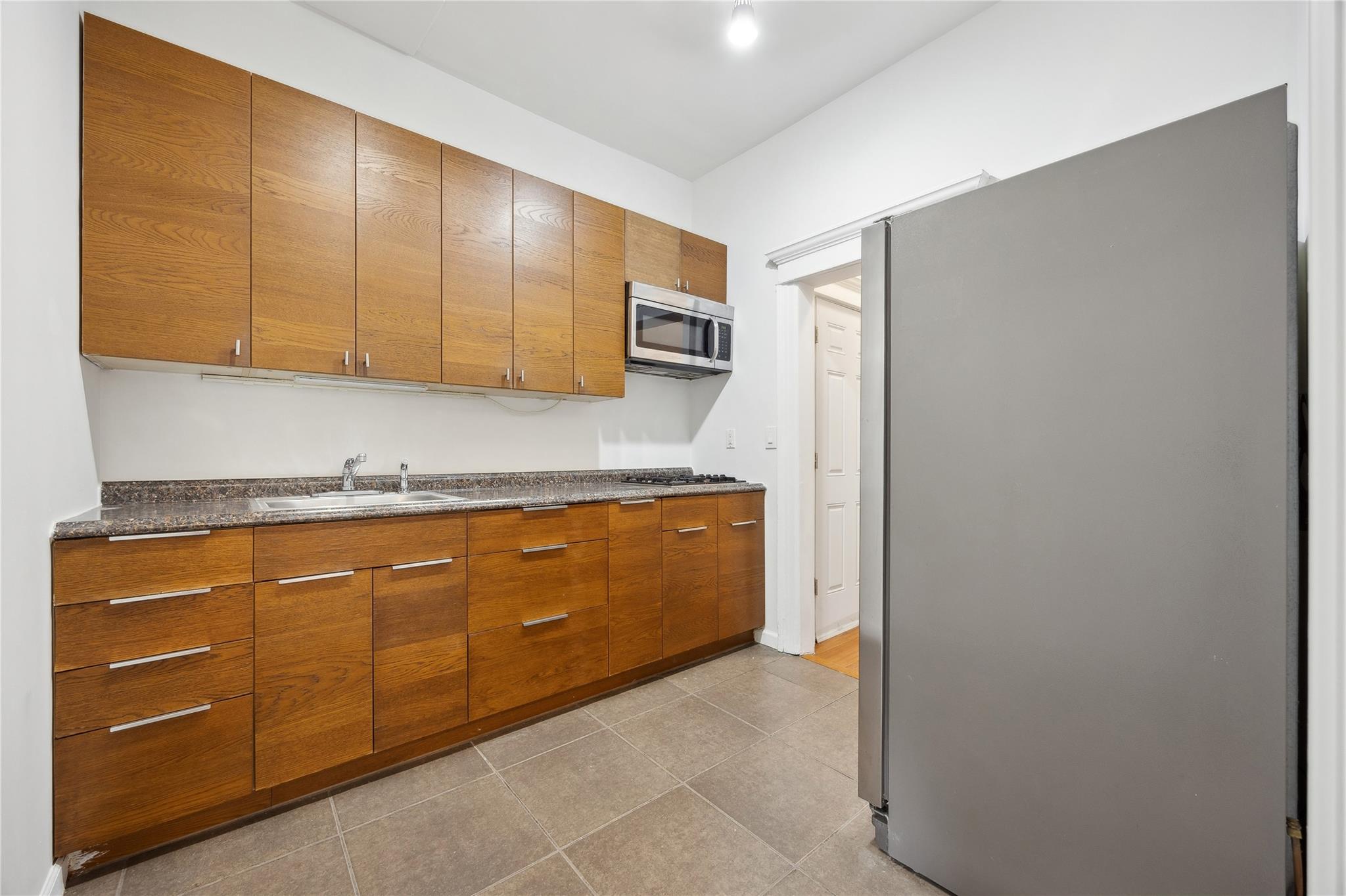 #9 photo, 69-27 43 Avenue, Woodside , NY 11377