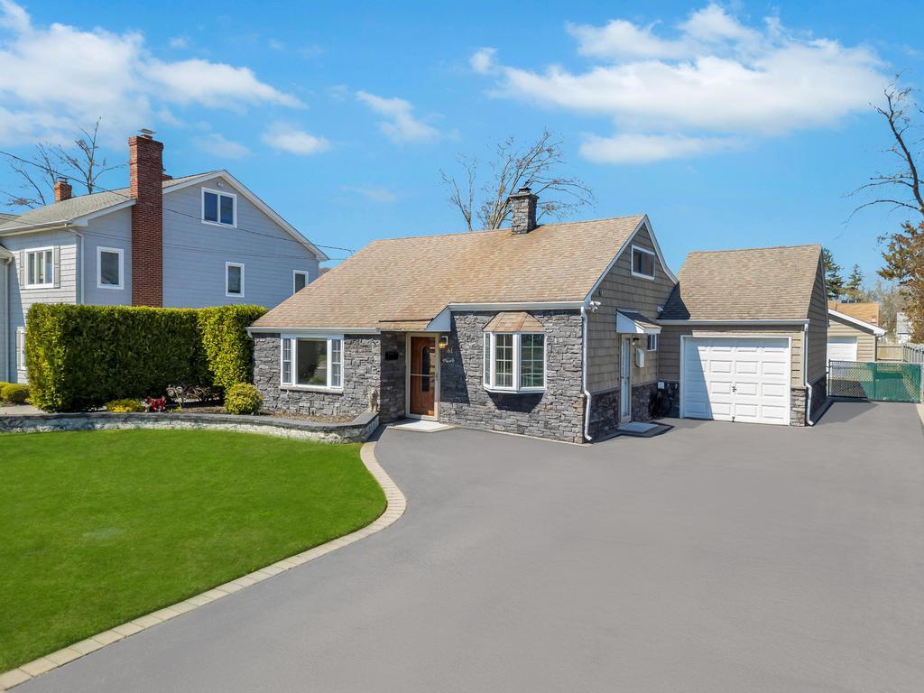 #1 photo, 61 Maple Street, Islip , NY 11751