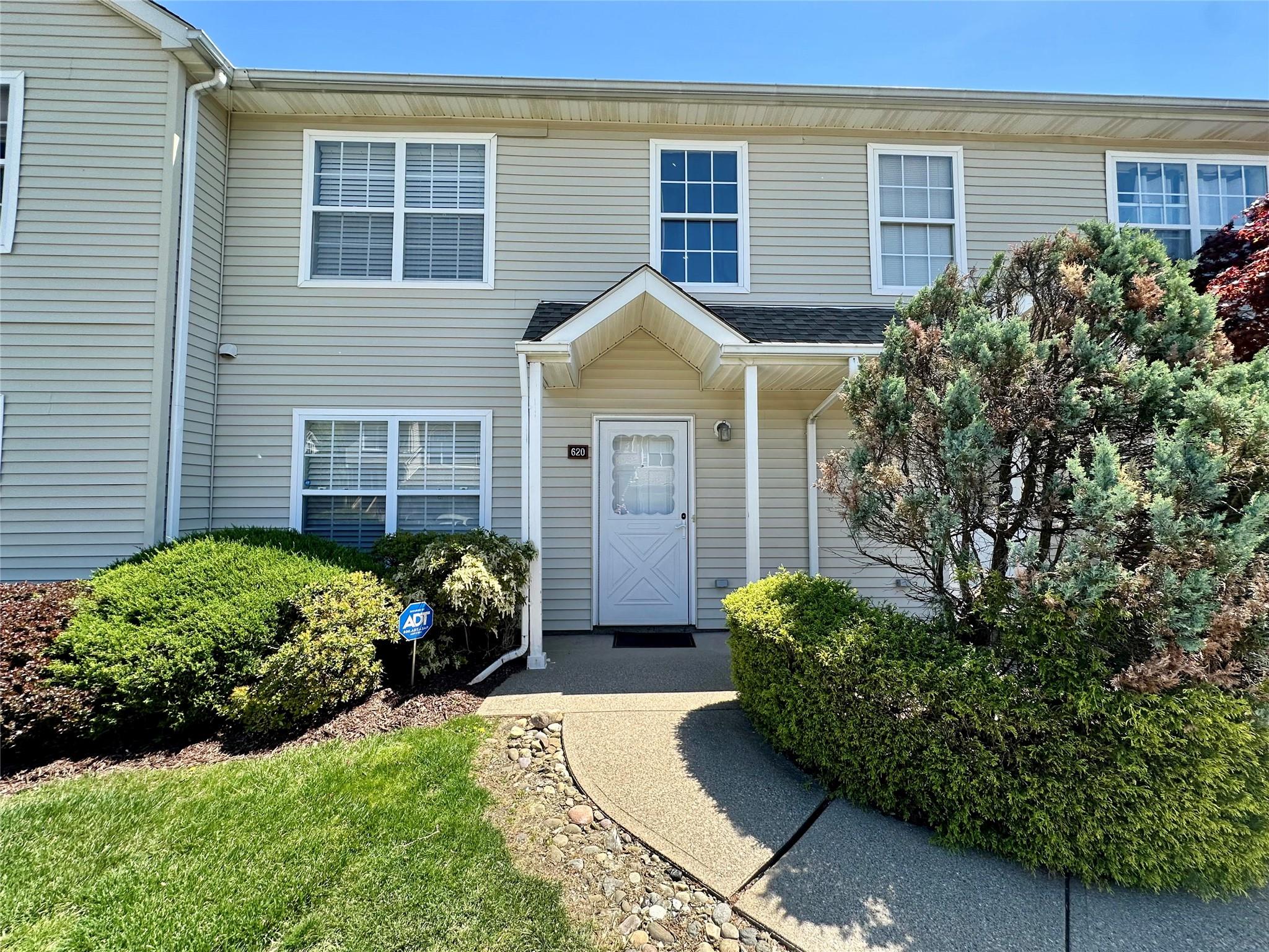 #1 photo, 620 Crab Apple Lane, 紐約州 New Windsor , NY 12553
