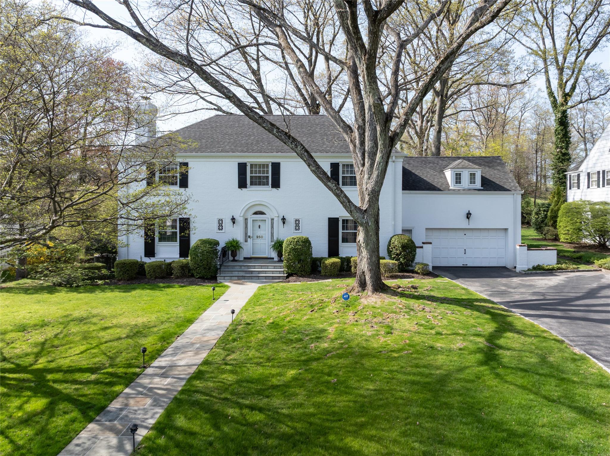 #1 photo, 250 Oxford Road, New Rochelle , NY 10804