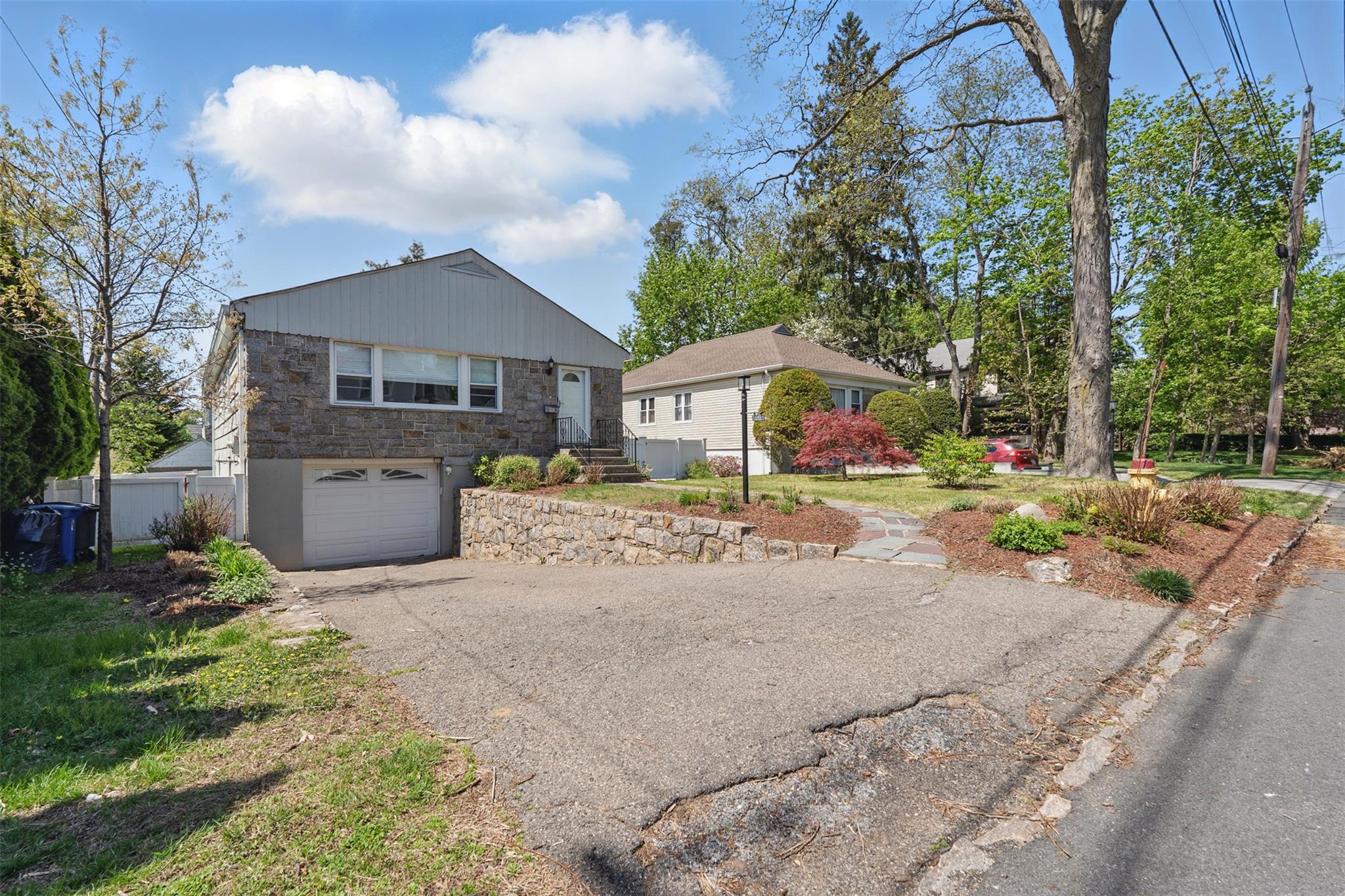 #1 photo, 141 Lyons Road, Scarsdale , NY 10583