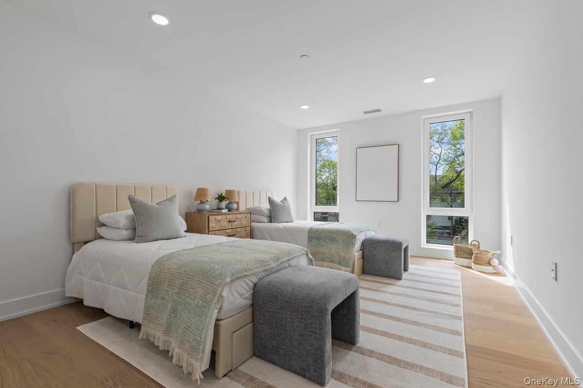 #10 photo, 33 Calvert Street, Harrison , NY 10528