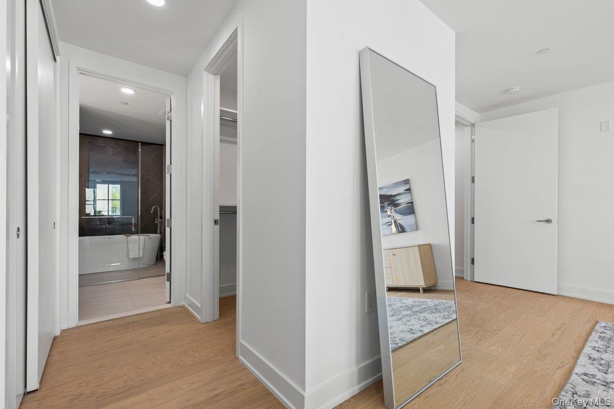 #8 photo, 33 Calvert Street, Harrison , NY 10528