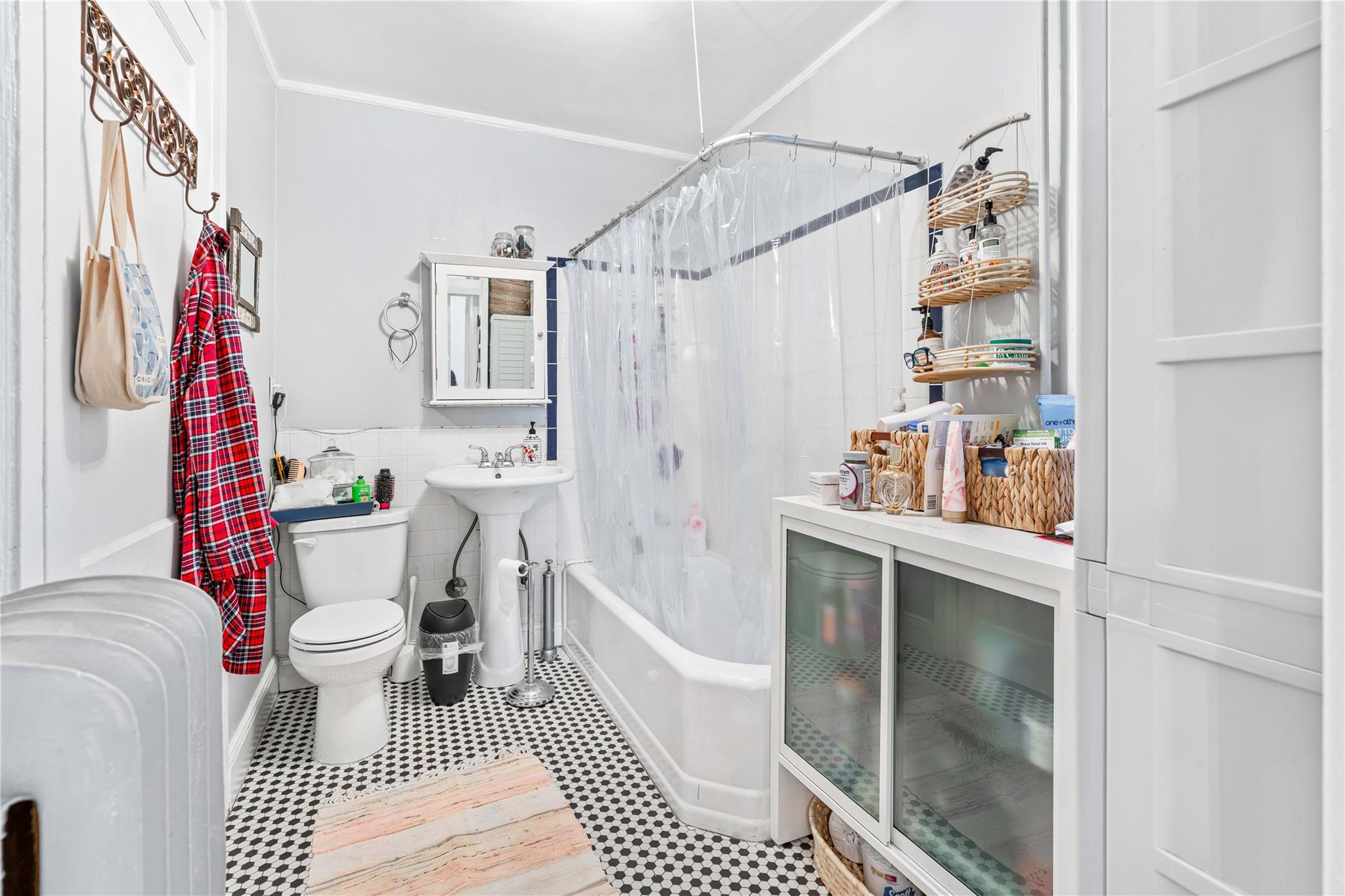 #3 photo, 2504 21st Street, クイーンズ区 Astoria , NY 11102