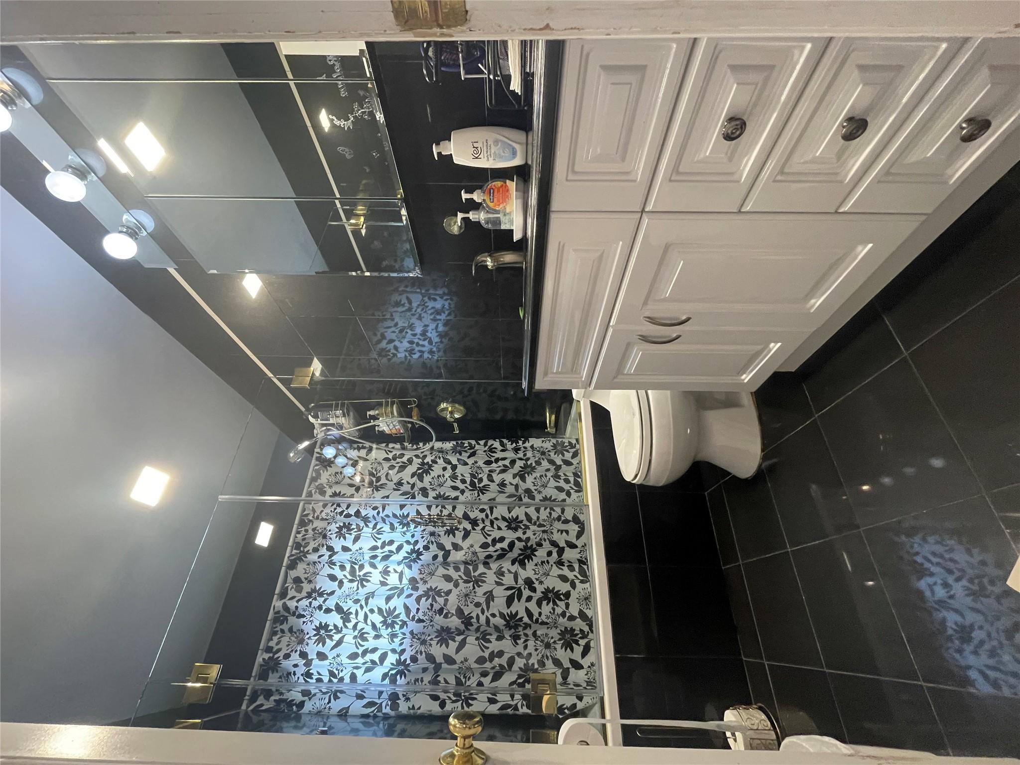 #13 photo, 79 Constellation Road, ナッソー郡 Levittown , NY 11756