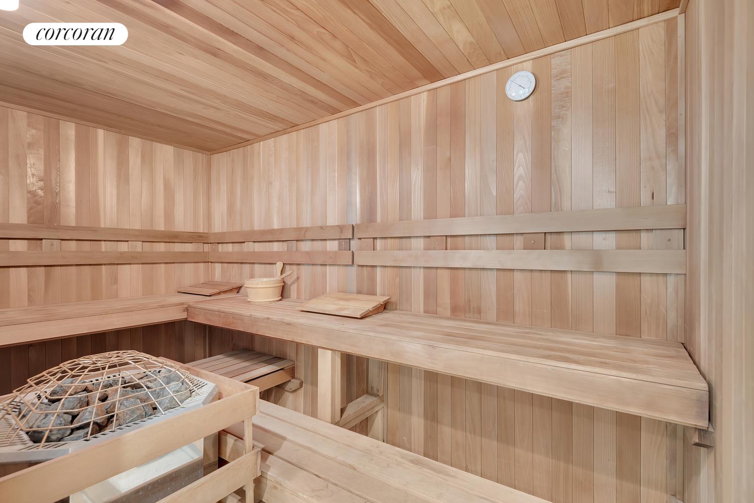 #14 photo, 351 E 51ST Street, マンハッタン Turtle Bay , NY 10022