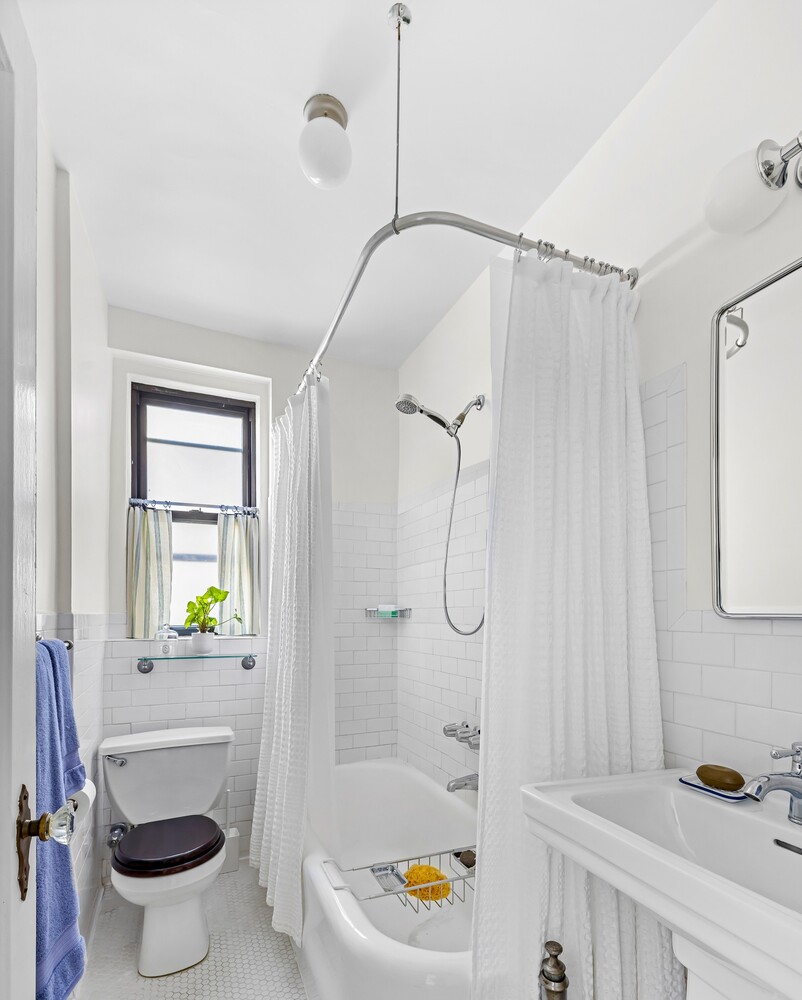 #10 photo, 141 E 3RD Street, East Village , NY 10009