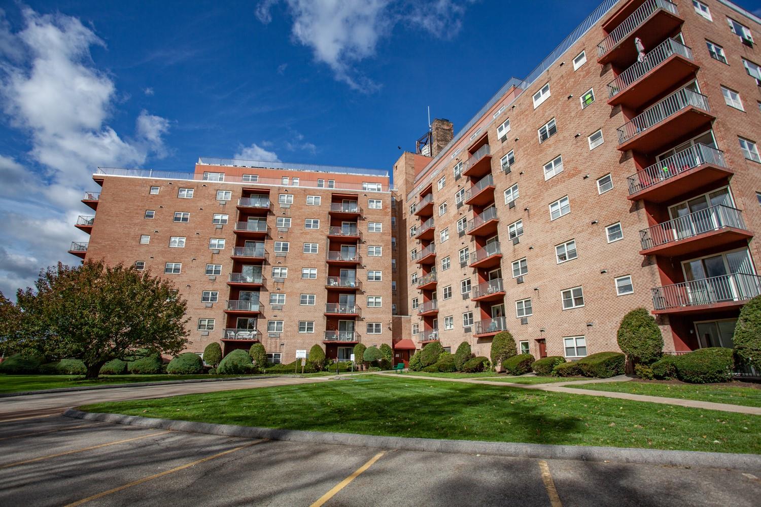 #2 photo, 1 Lakeview Drive, Peekskill , NY 10566