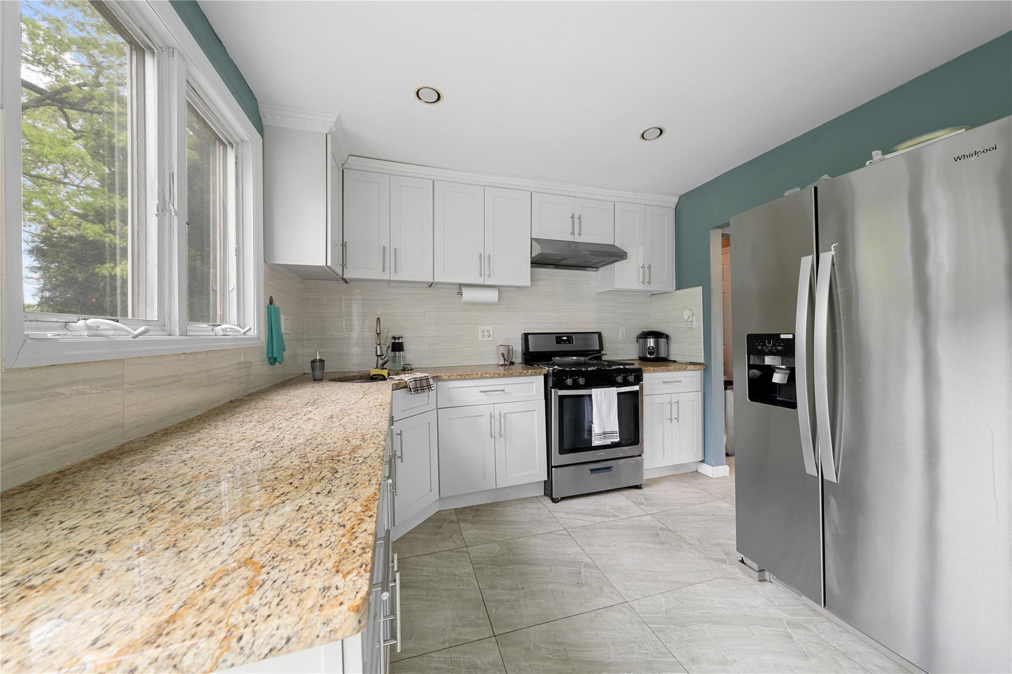 #18 photo, 51 Joline Road, サフォーク郡 Port Jefferson Station , NY 11776