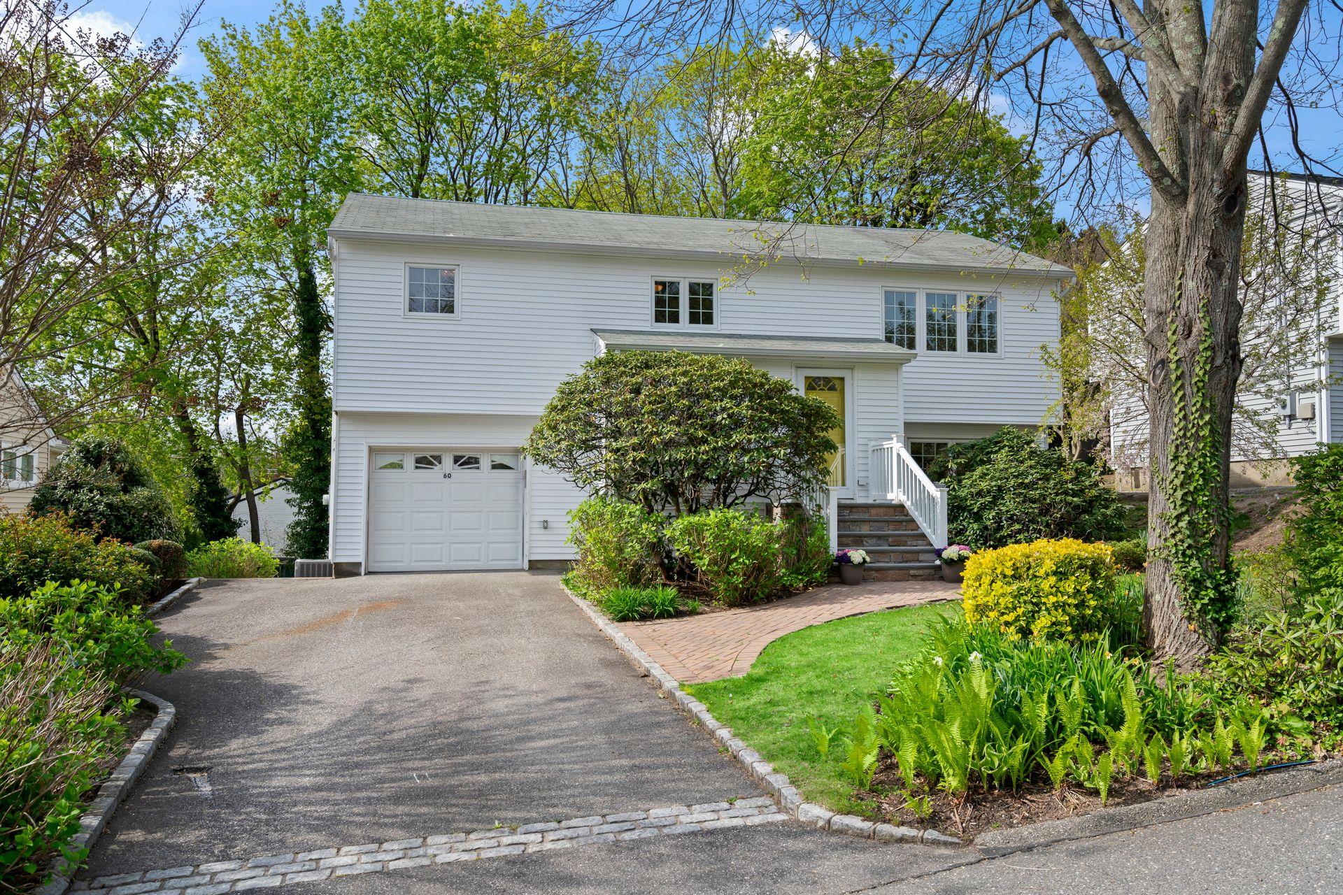 #1 photo, 60 Monroe Street, Northport , NY 11768