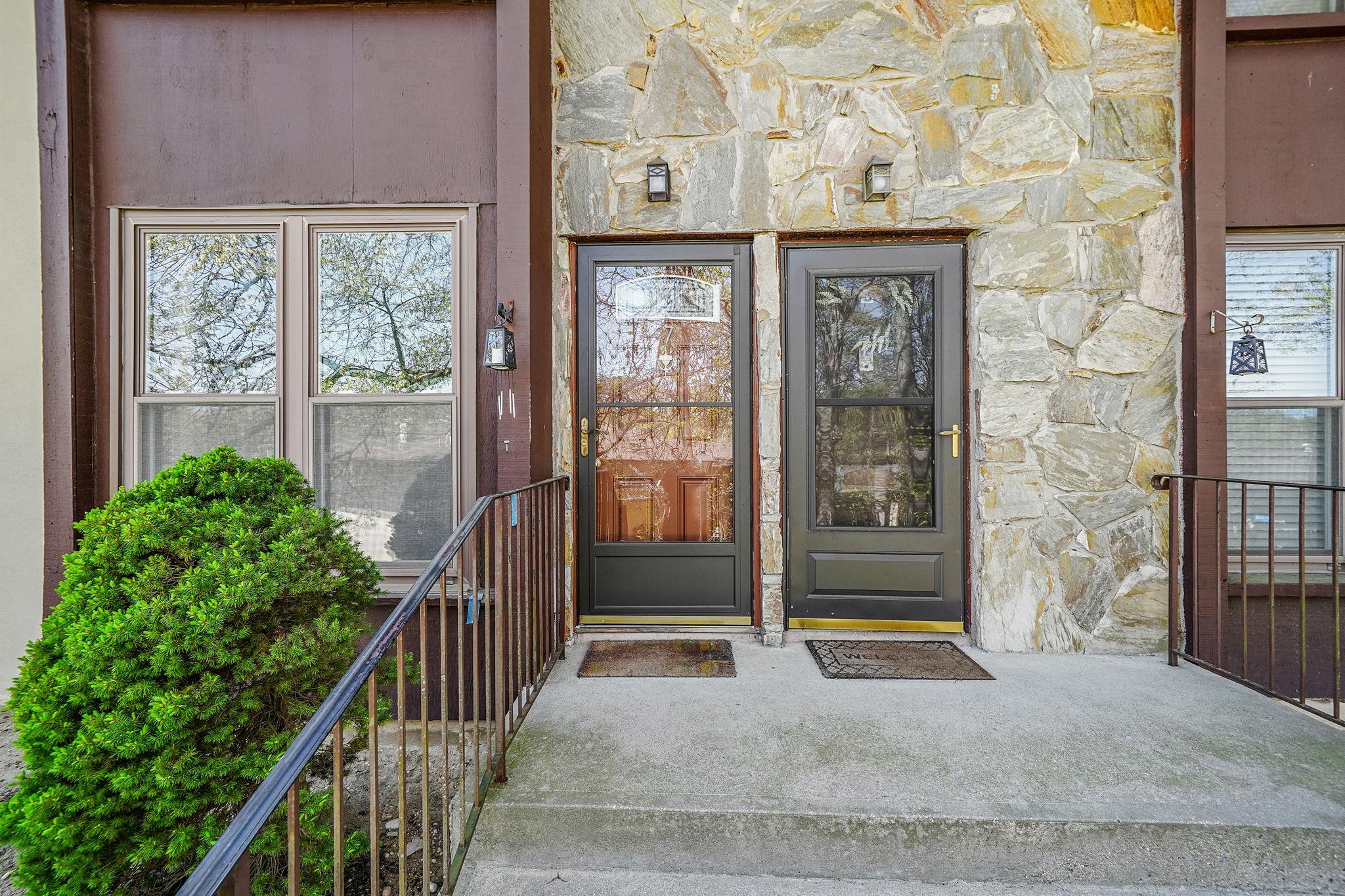 #1 photo, 7 Spruce Court, Selden , NY 11784