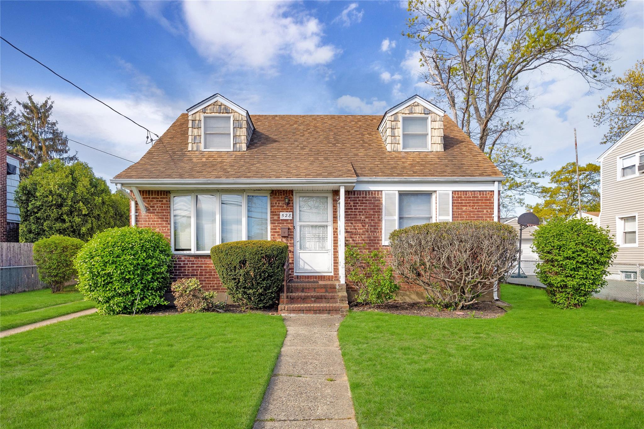 #1 photo, 528 Coakley Street, ناسو East Meadow , NY 11554