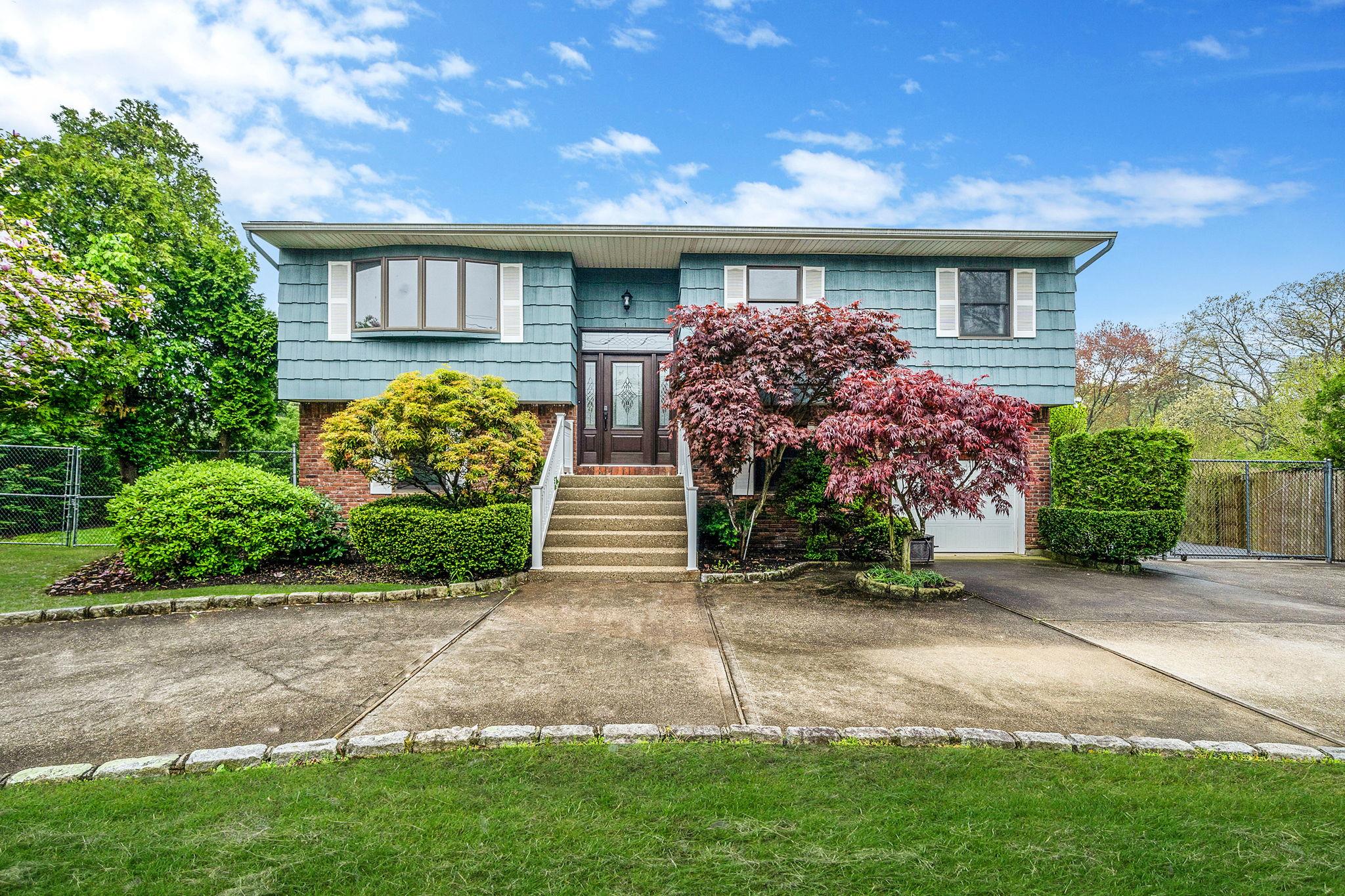 #1 photo, 40 Cedarhurst Street, Islip Terrace , NY 11752