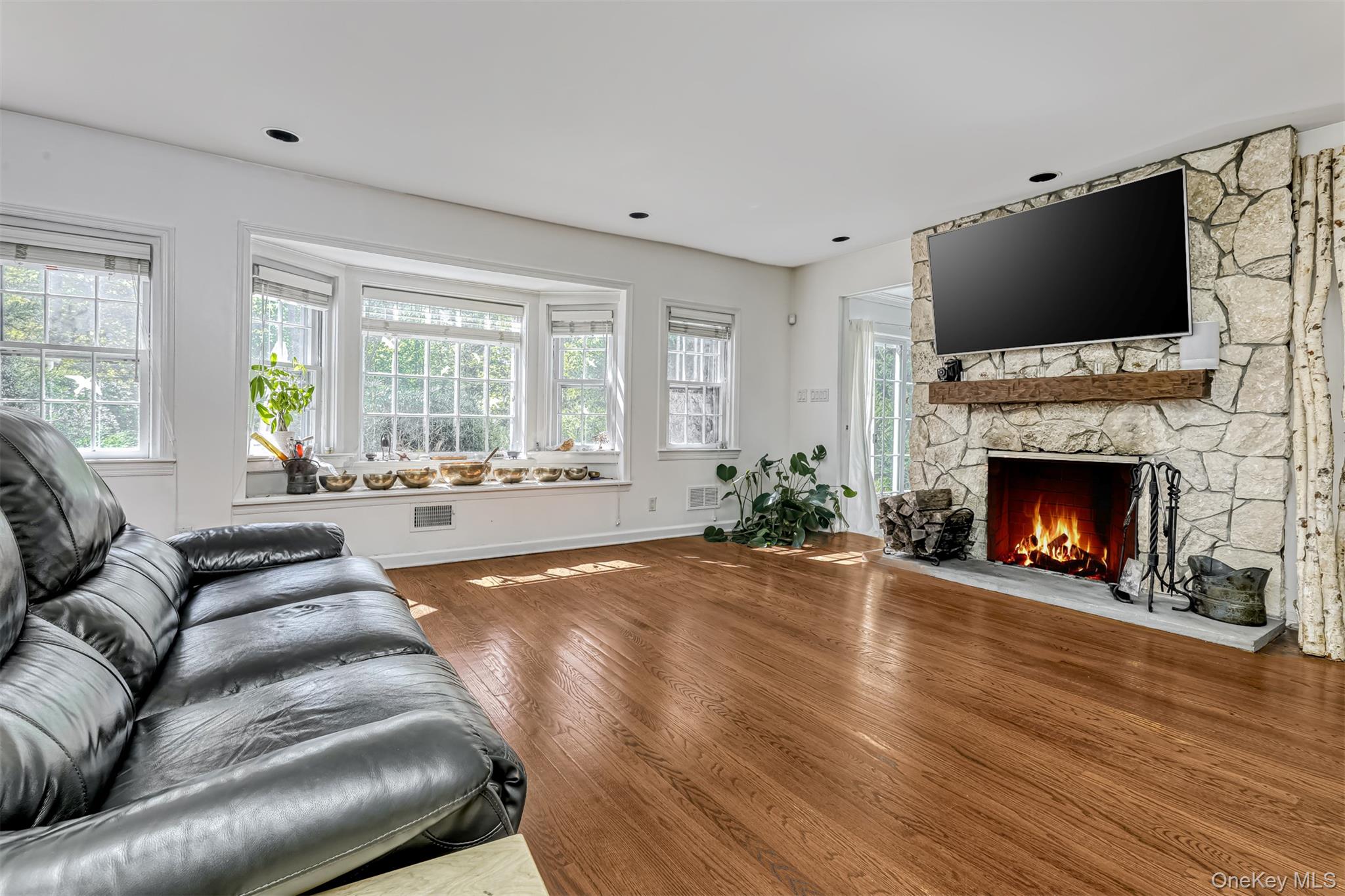 #10 photo, 463 Haverstraw Road, Suffern , NY 10901