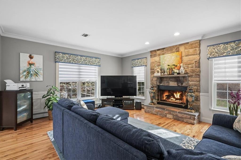 #4 photo, 16 Lori Lane, Chester , NY 10918