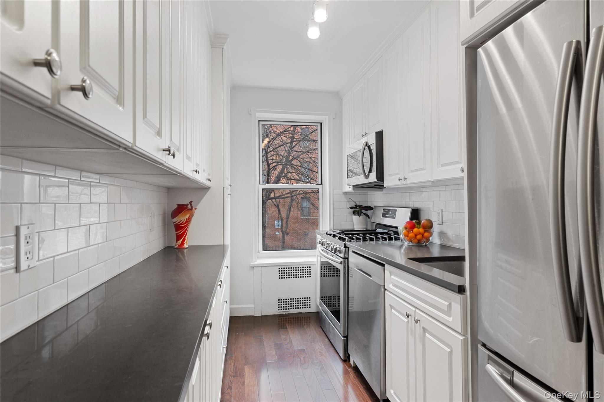 #4 photo, 73-12 35th Avenue, Jackson Heights , NY 11372