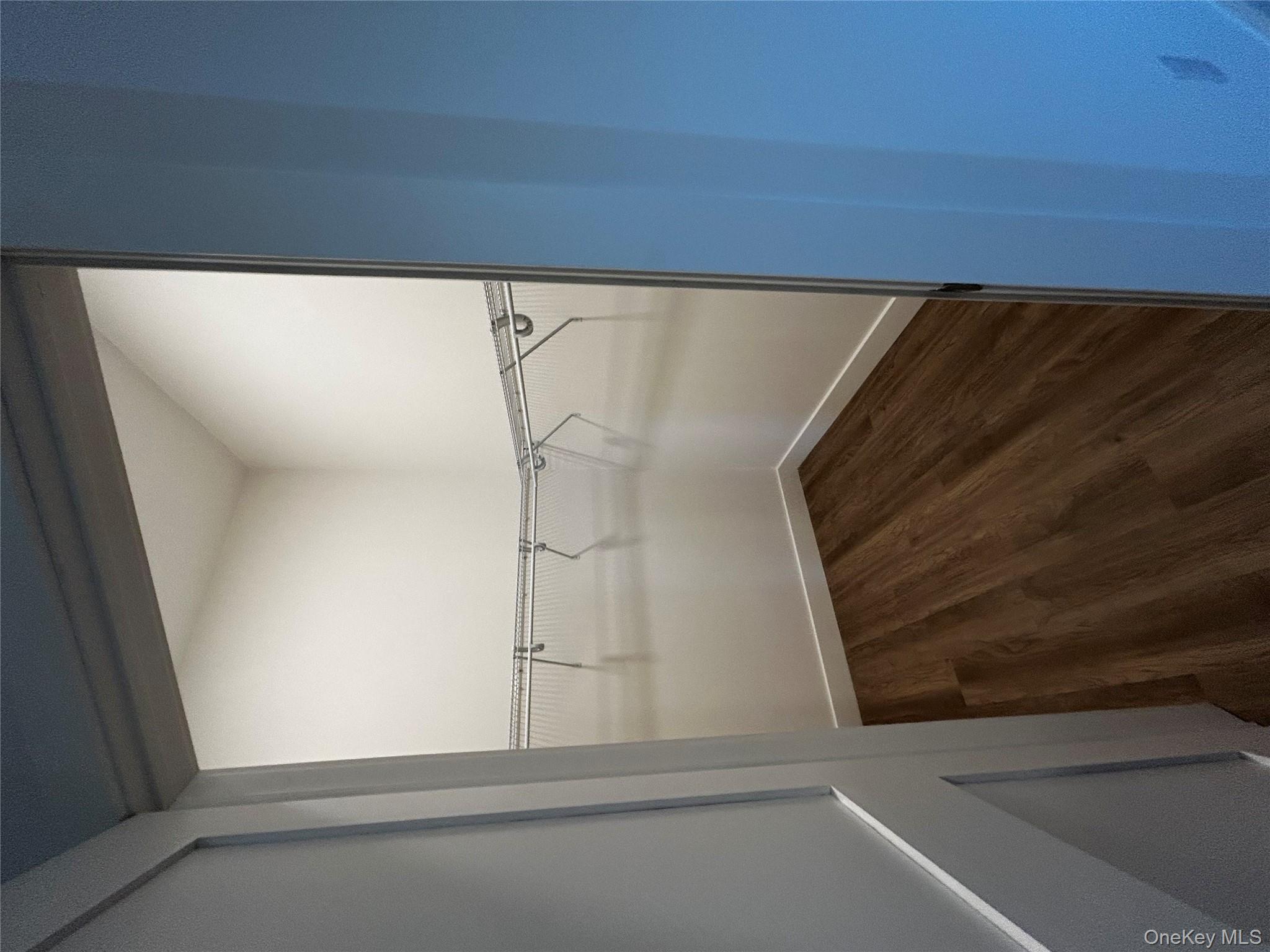 #10 photo, 4180 Sunrise Highway, サフォーク郡 Oakdale , NY 11716