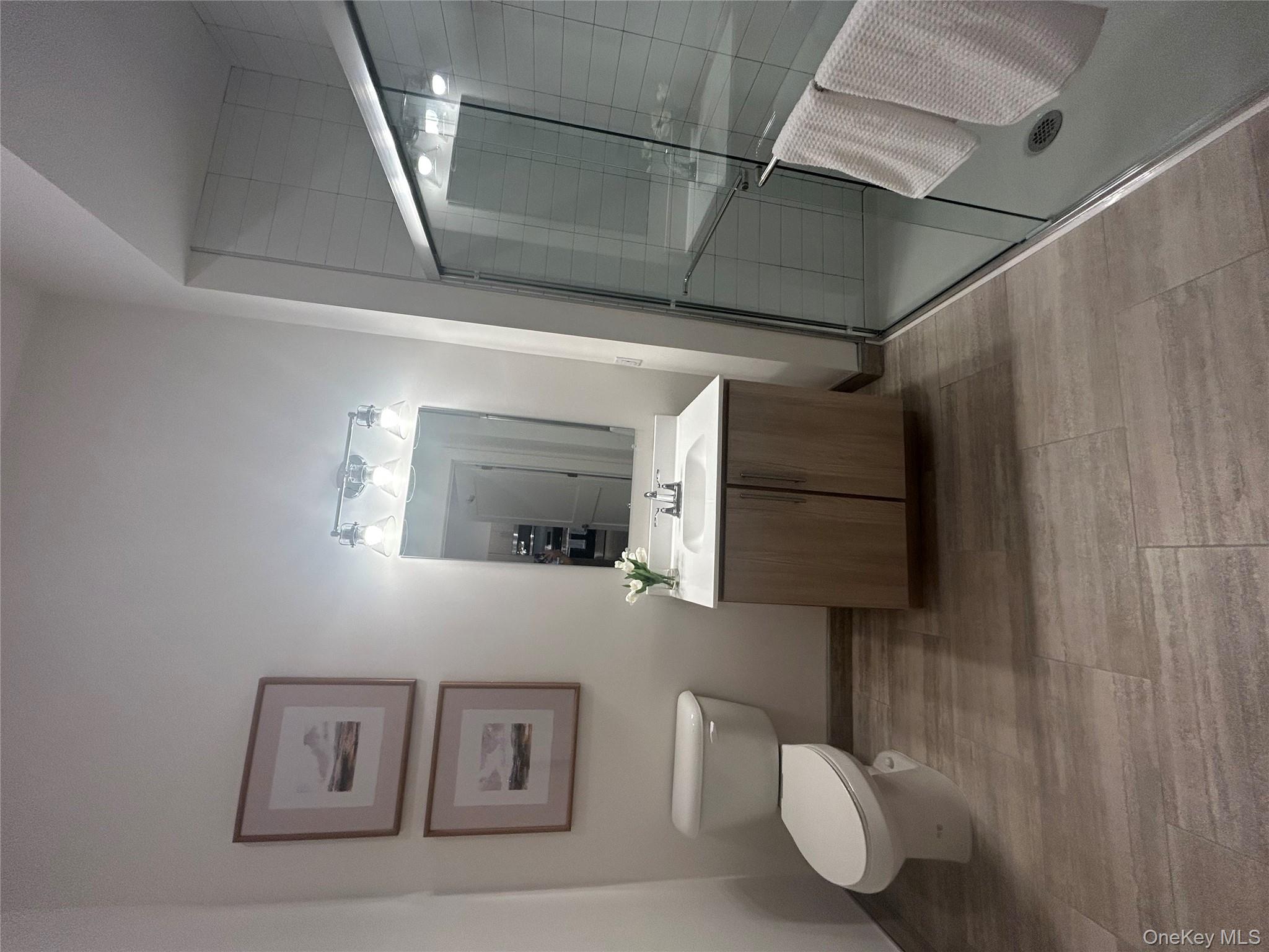 #11 photo, 4180 Sunrise Highway, サフォーク郡 Oakdale , NY 11716