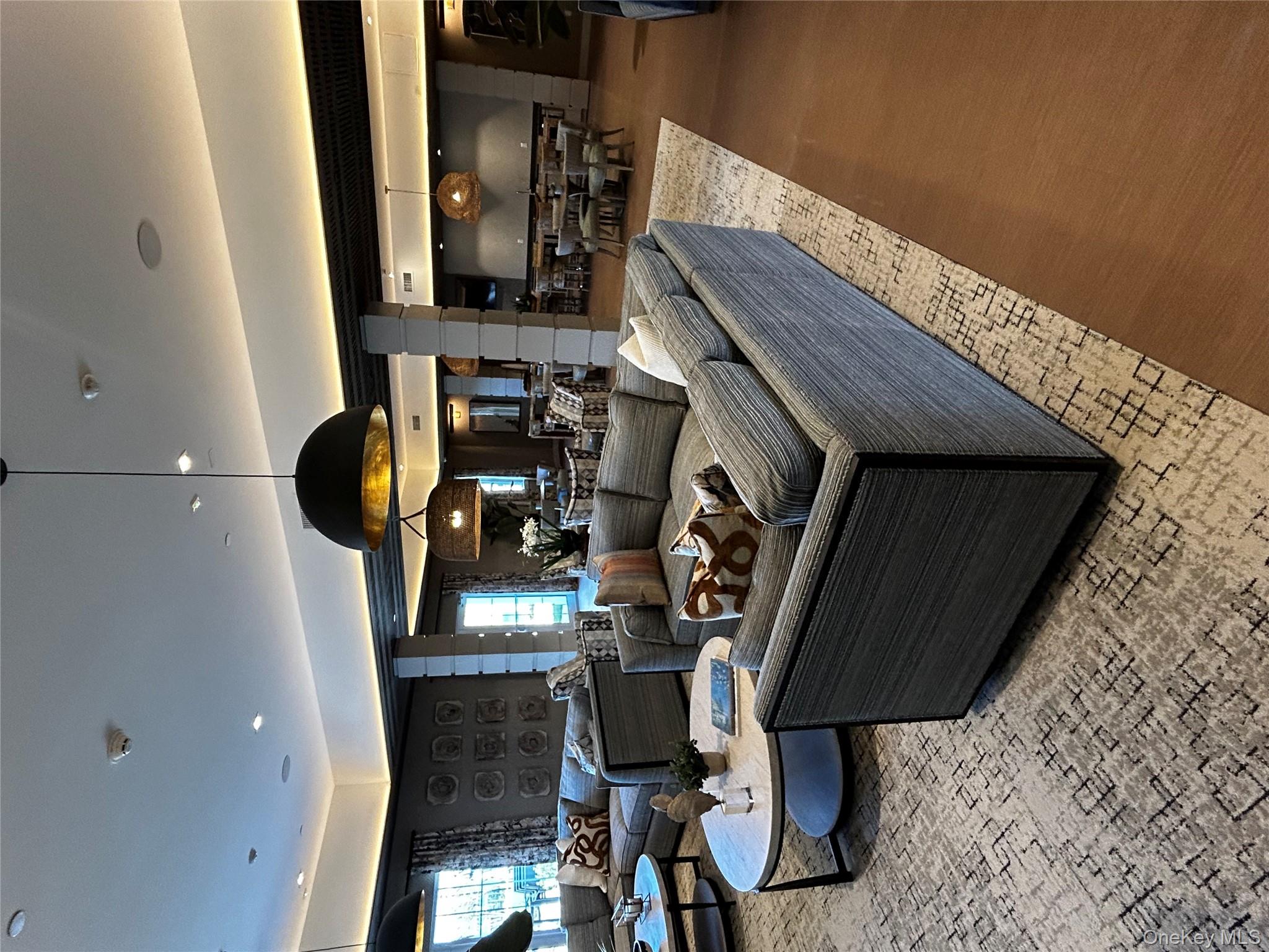 #14 photo, 4180 Sunrise Highway, サフォーク郡 Oakdale , NY 11716