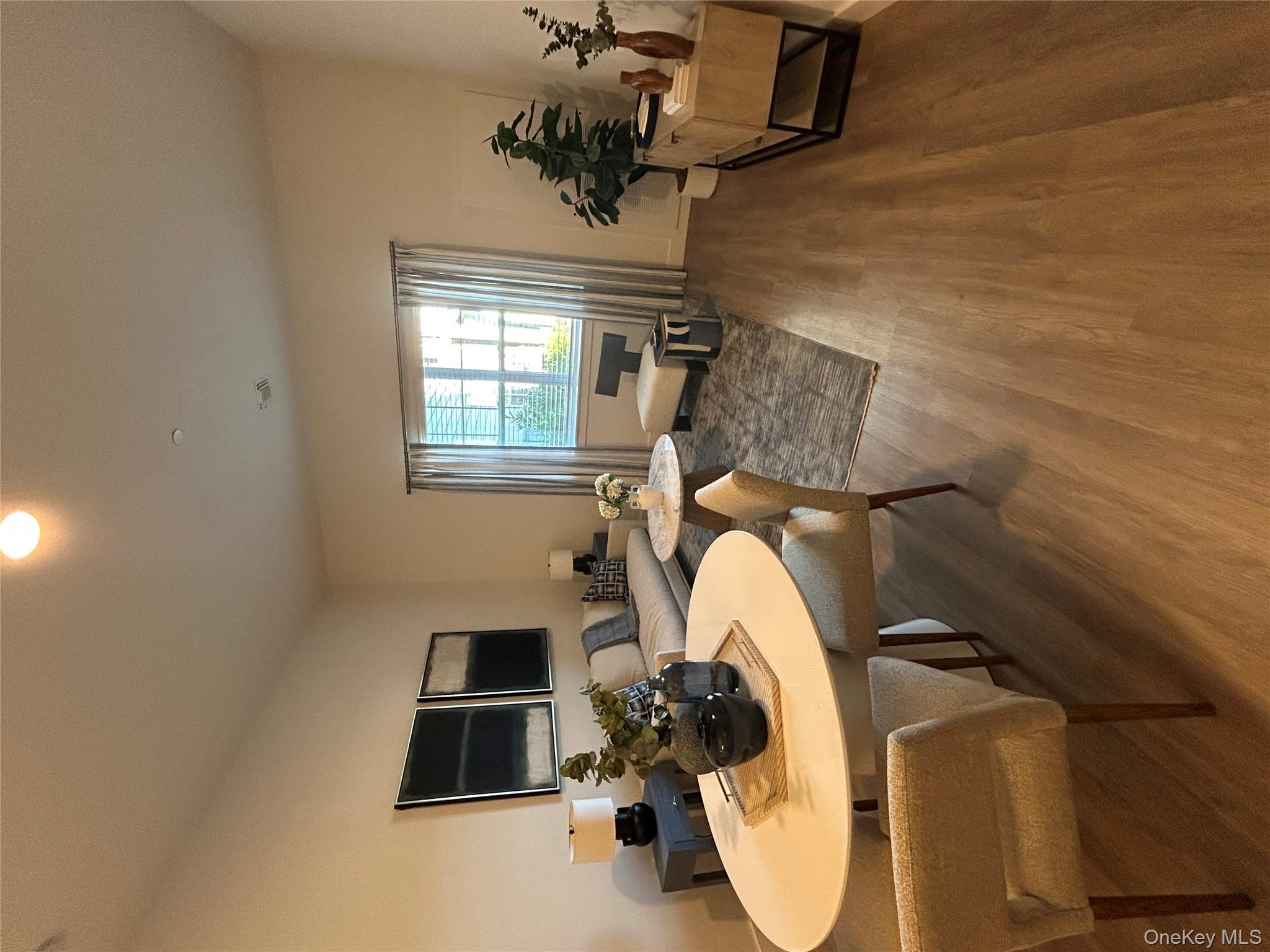 #2 photo, 4180 Sunrise Highway, サフォーク郡 Oakdale , NY 11716