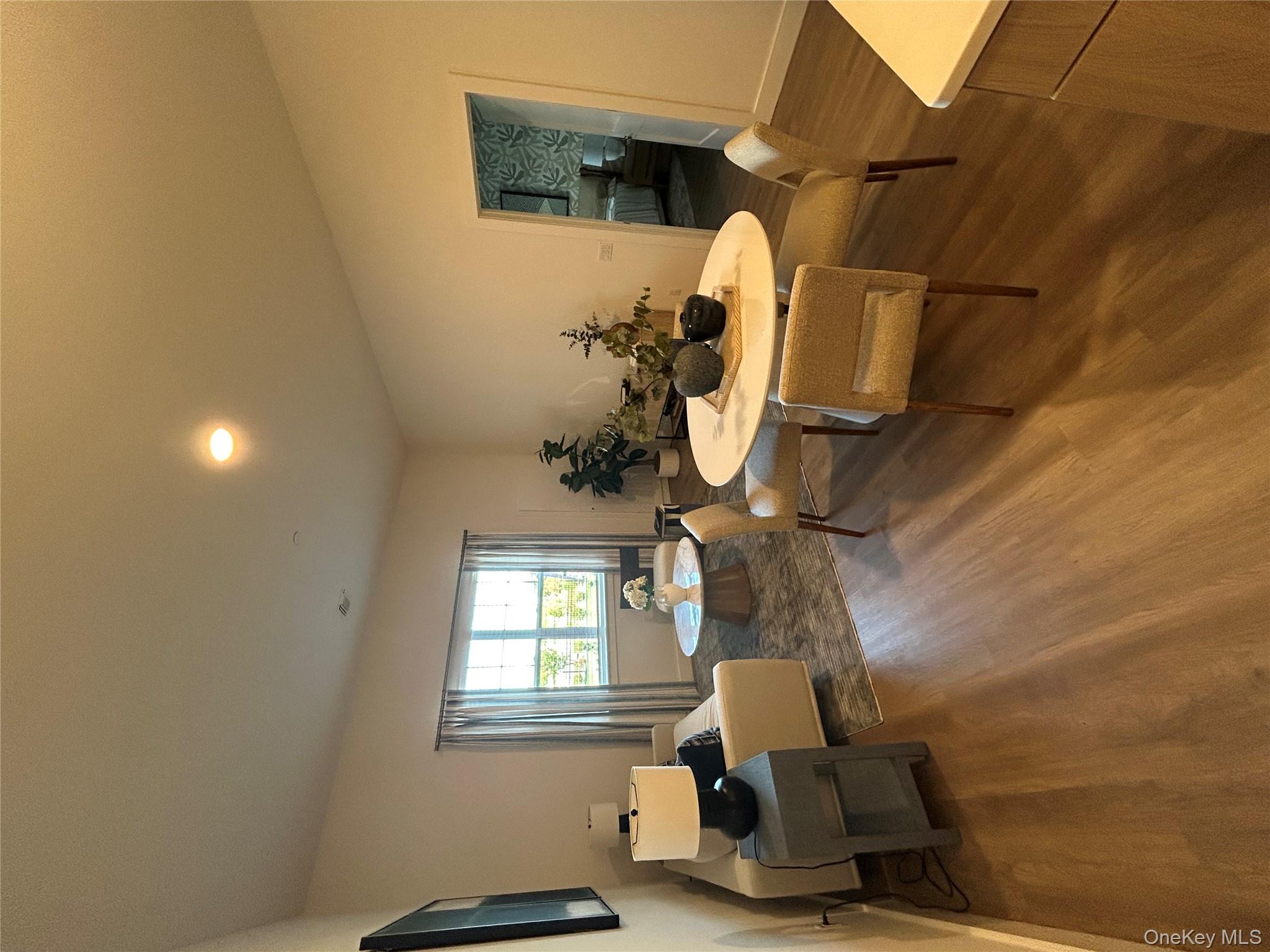 #3 photo, 4180 Sunrise Highway, サフォーク郡 Oakdale , NY 11716