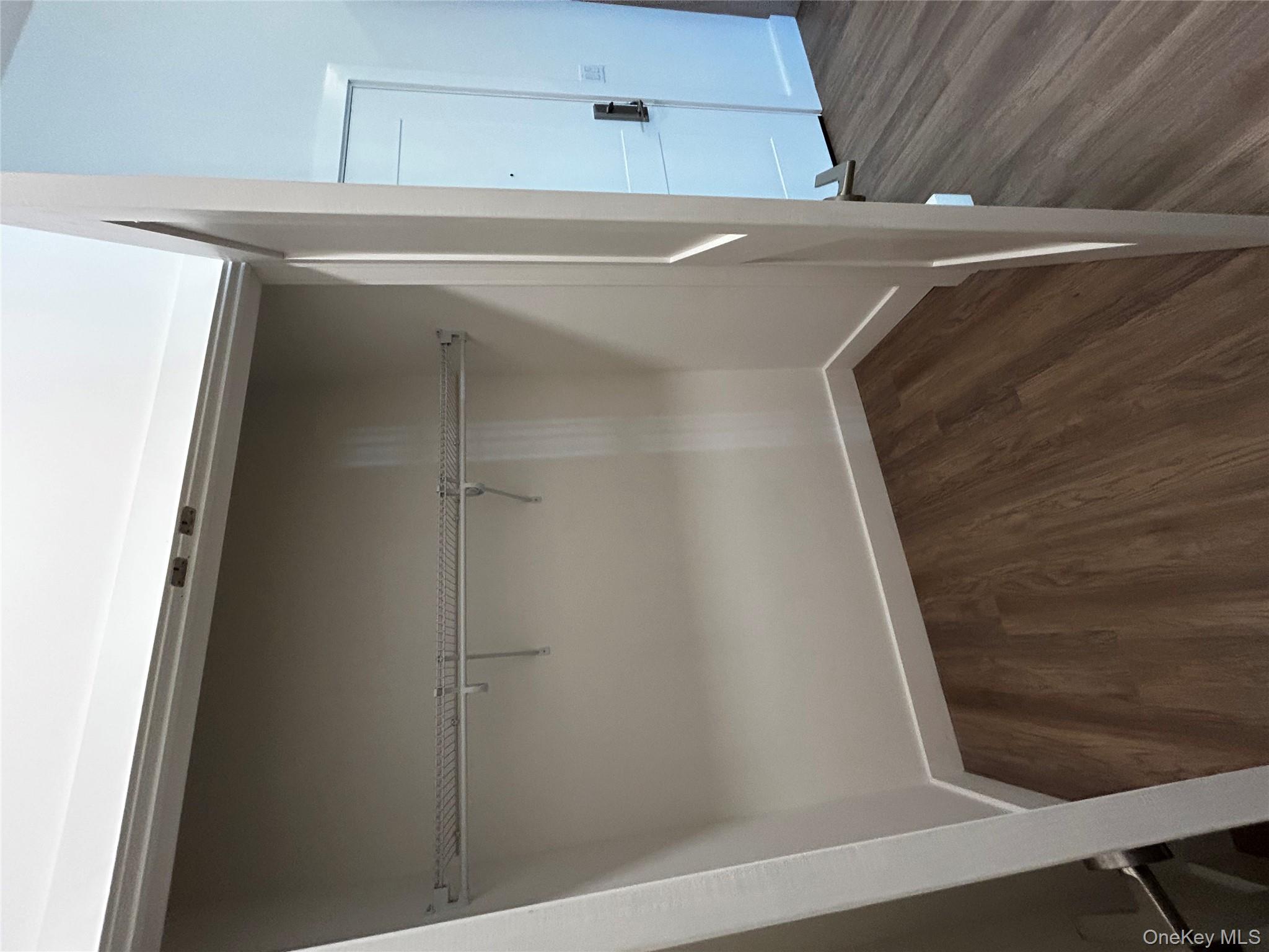 #5 photo, 4180 Sunrise Highway, サフォーク郡 Oakdale , NY 11716