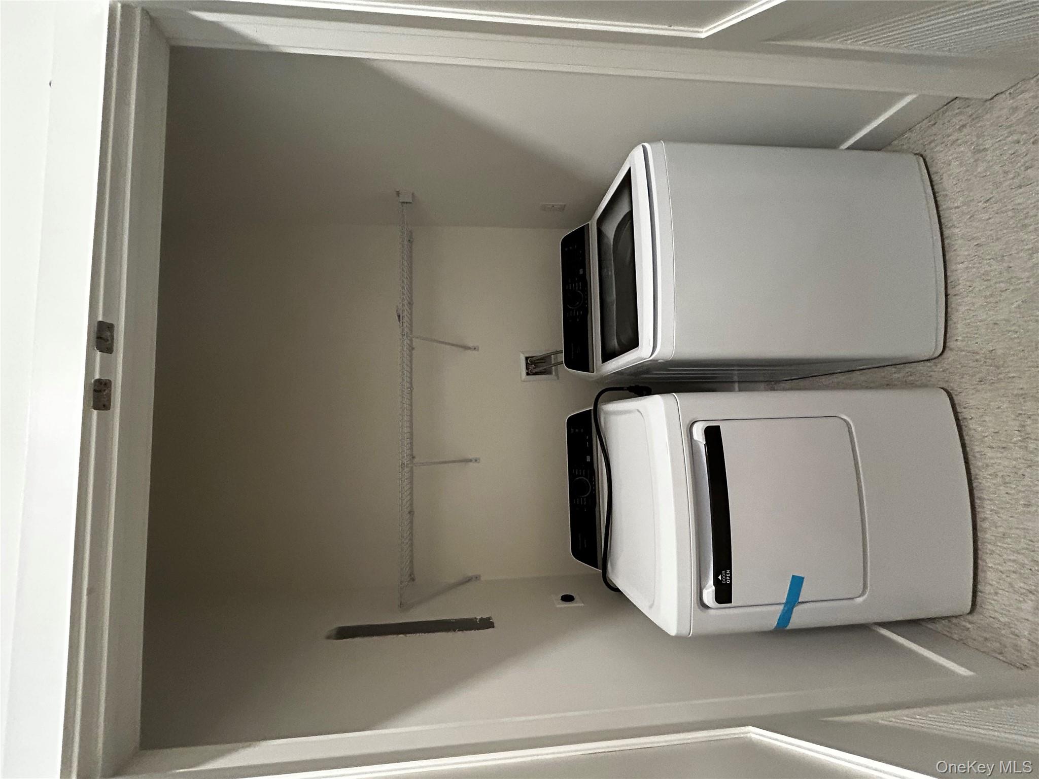 #6 photo, 4180 Sunrise Highway, サフォーク郡 Oakdale , NY 11716