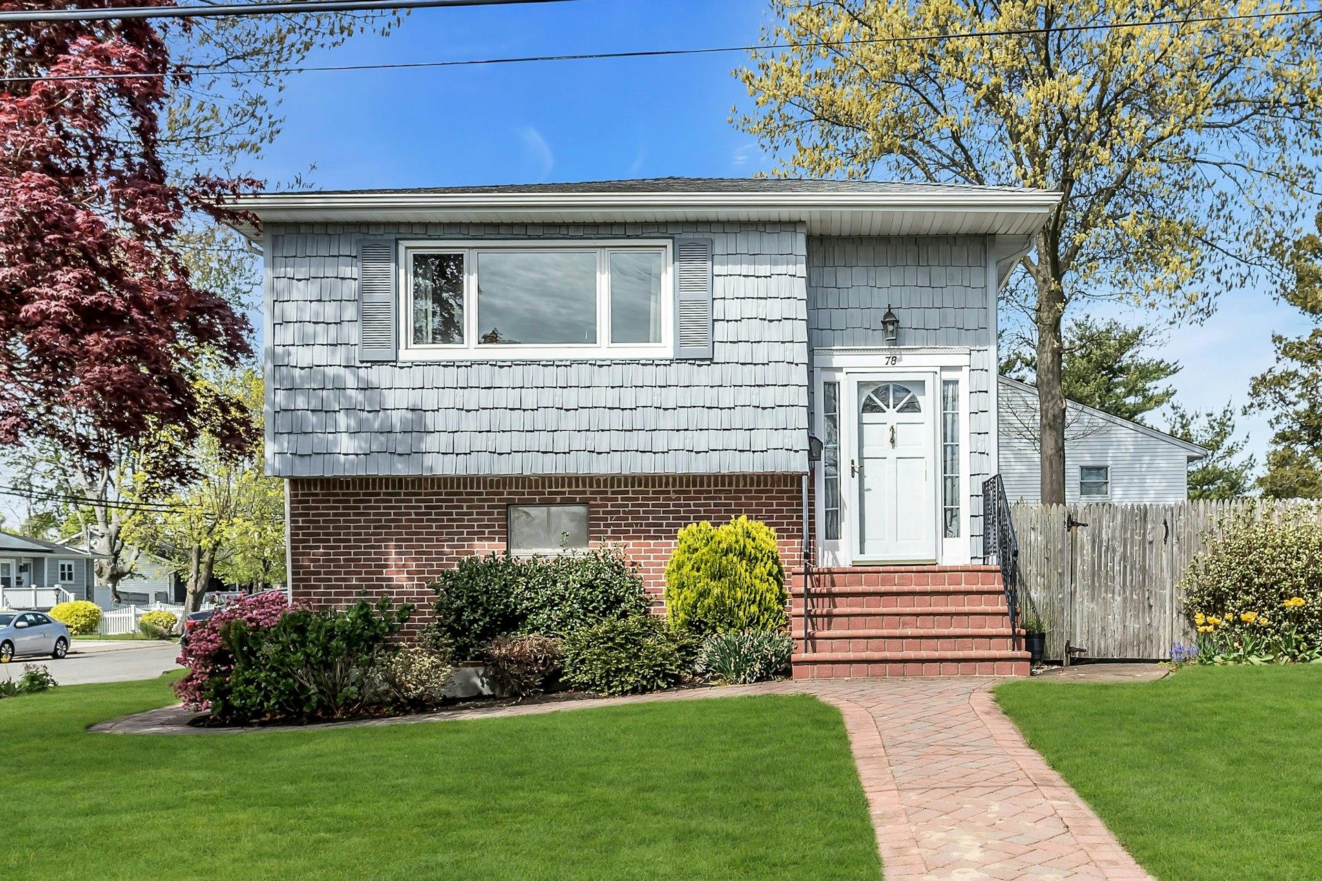 #1 photo, 78 Cheltenham Road, West Babylon , NY 11704