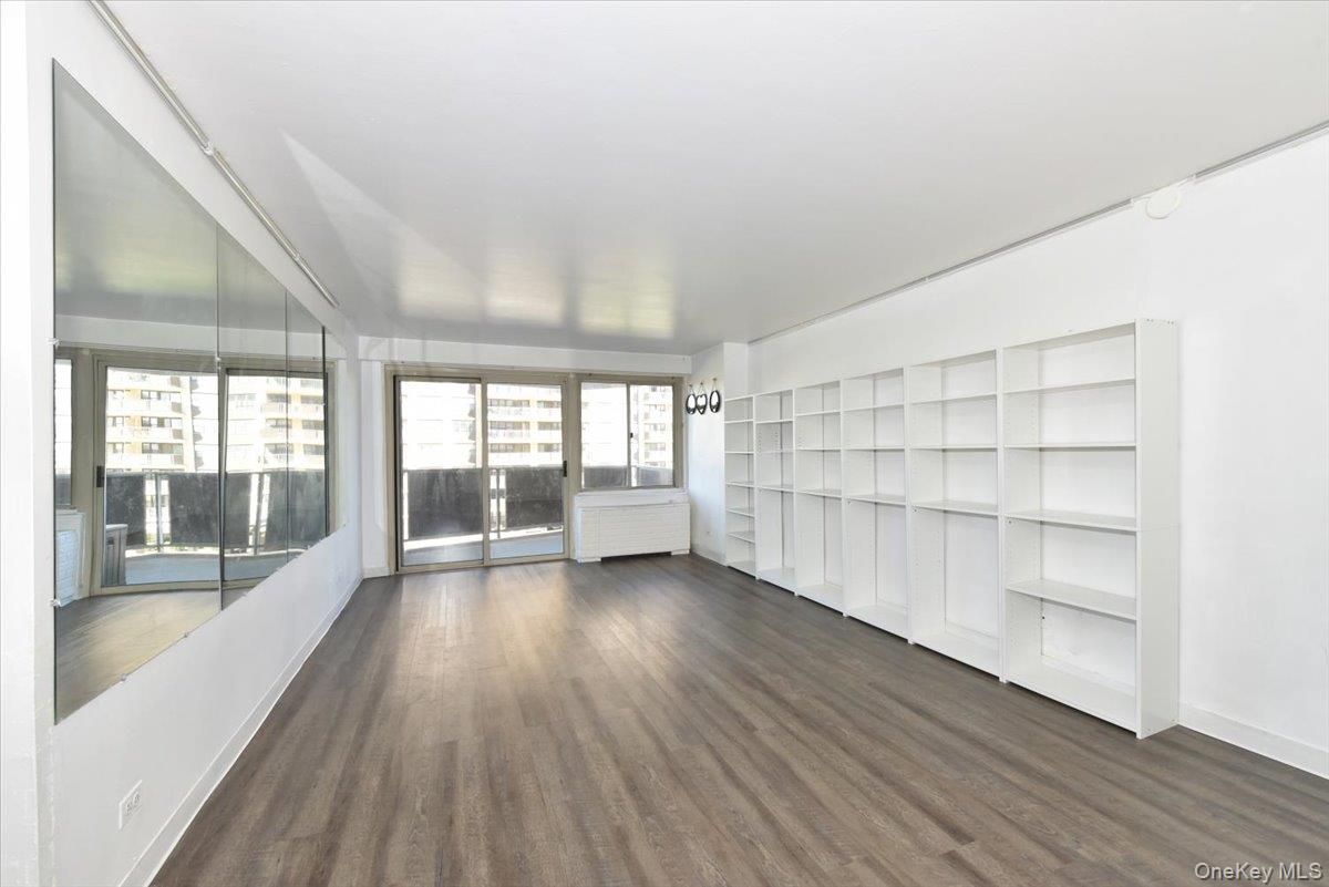 #10 photo, 18-15 215th Street, クイーンズ区 Bayside , NY 11360