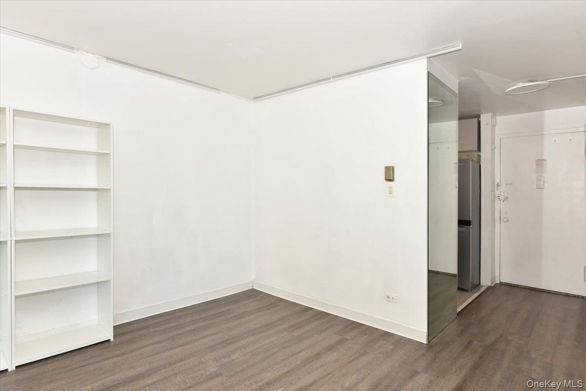 #11 photo, 18-15 215th Street, クイーンズ区 Bayside , NY 11360