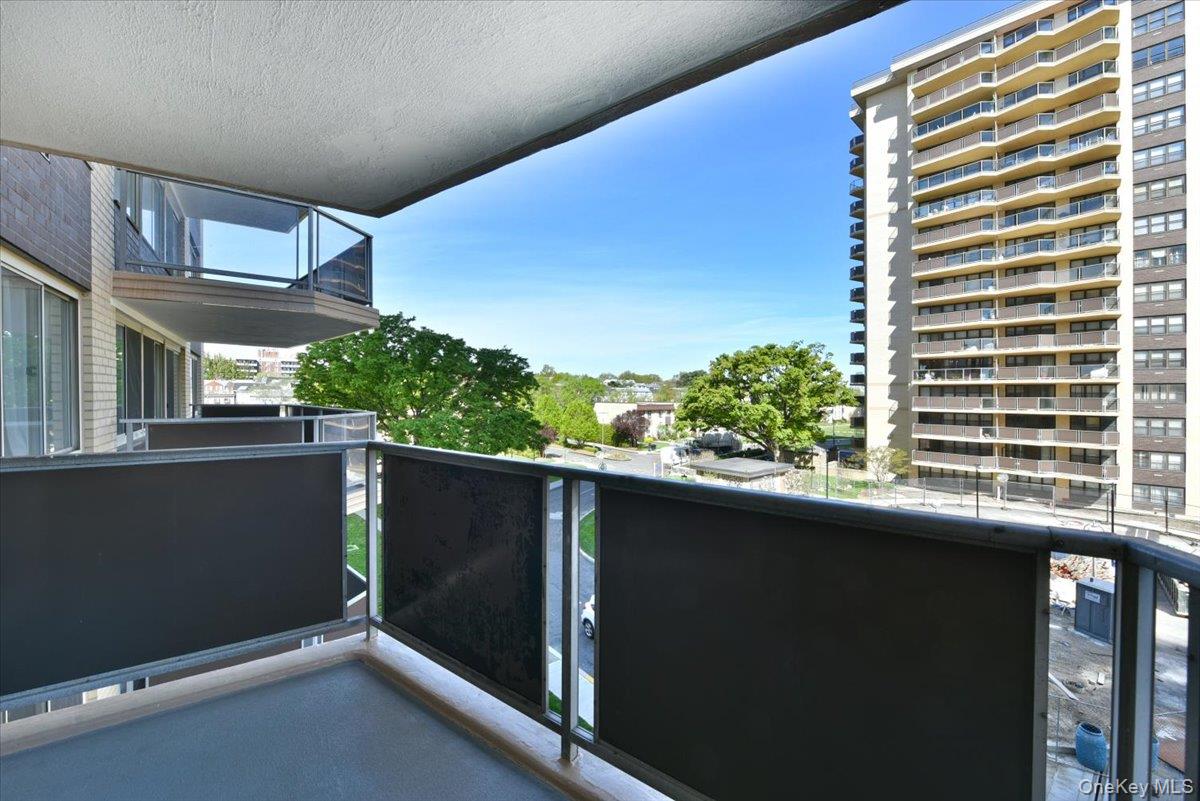 #13 photo, 18-15 215th Street, クイーンズ区 Bayside , NY 11360