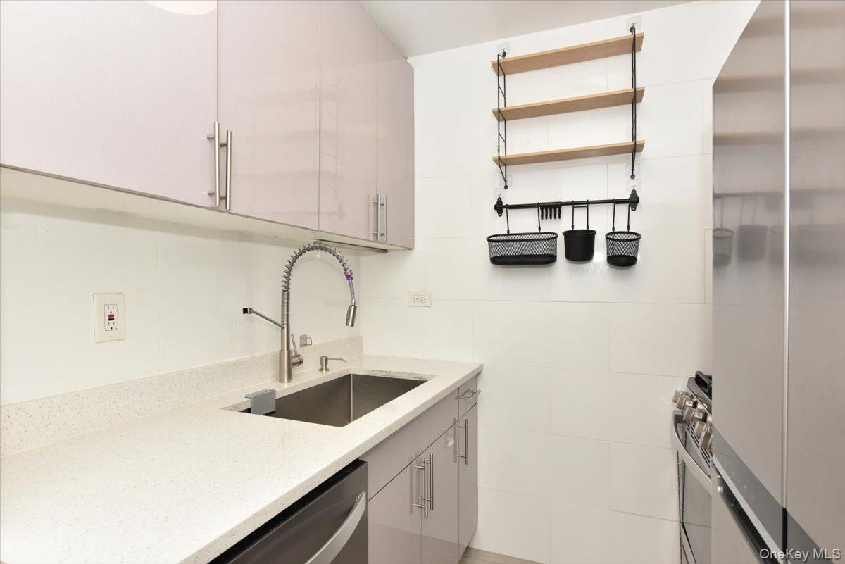 #17 photo, 18-15 215th Street, クイーンズ区 Bayside , NY 11360