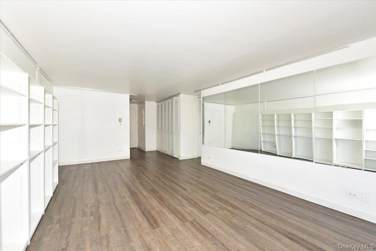 #7 photo, 18-15 215th Street, クイーンズ区 Bayside , NY 11360