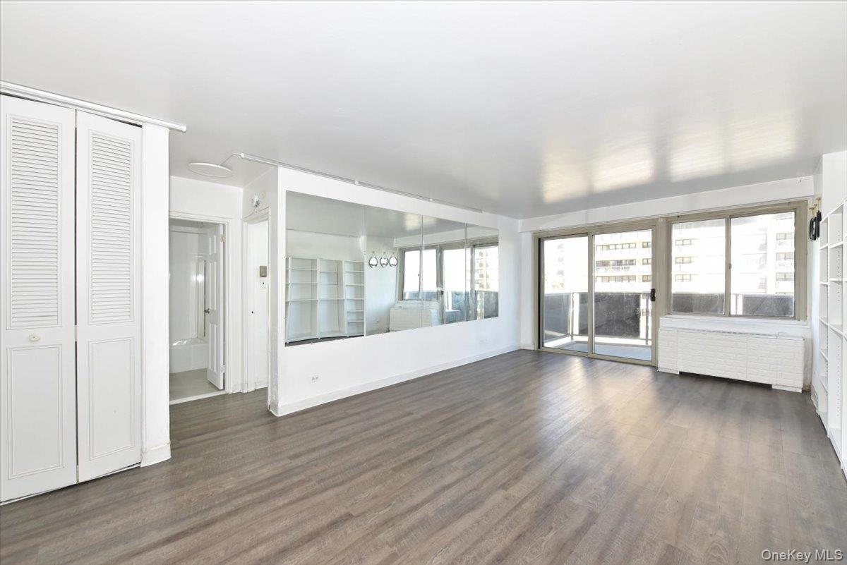 #9 photo, 18-15 215th Street, クイーンズ区 Bayside , NY 11360