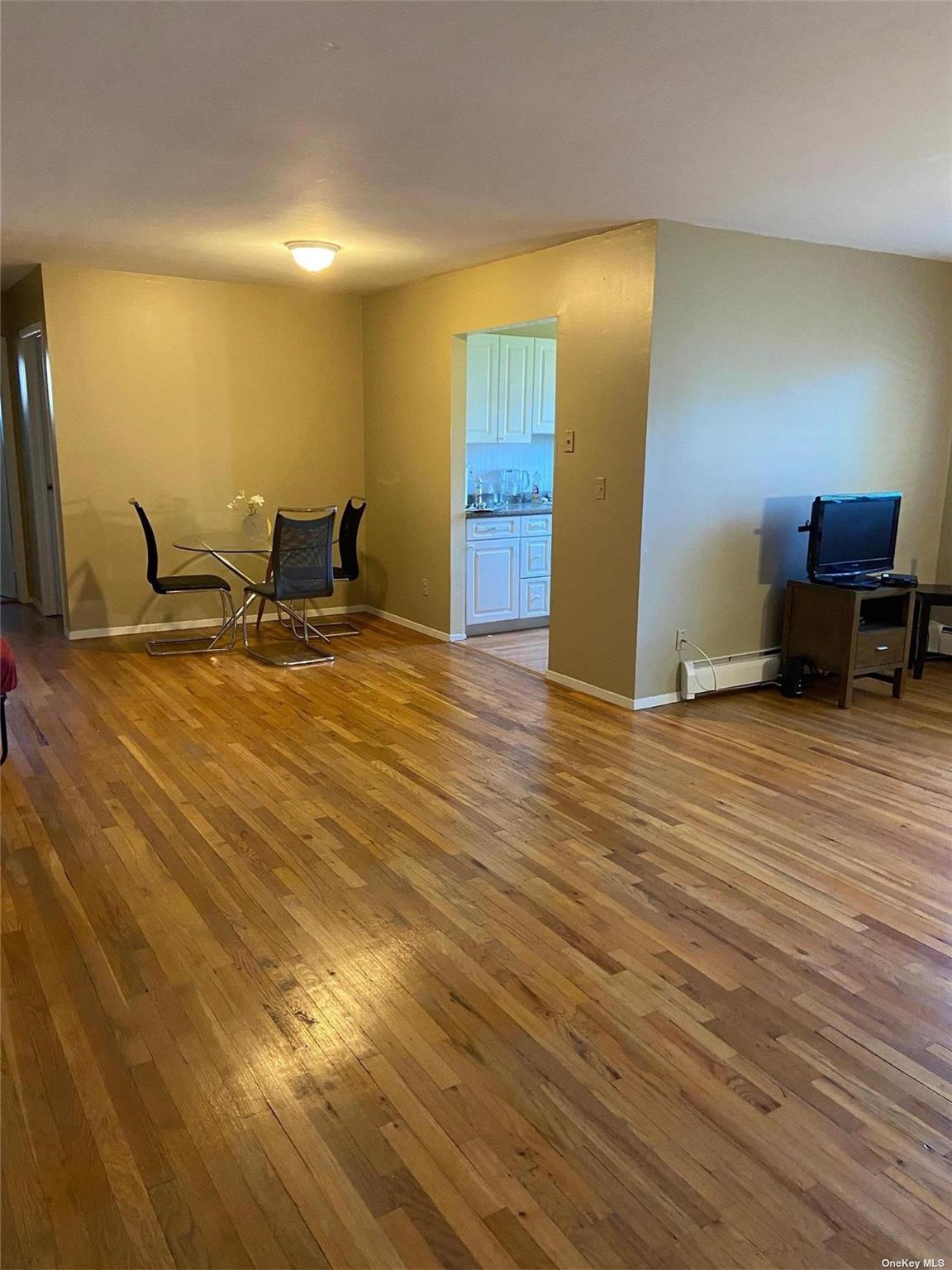 #4 photo, 2417 Union Boulevard, 東長島 艾斯利普 Islip , NY 11751