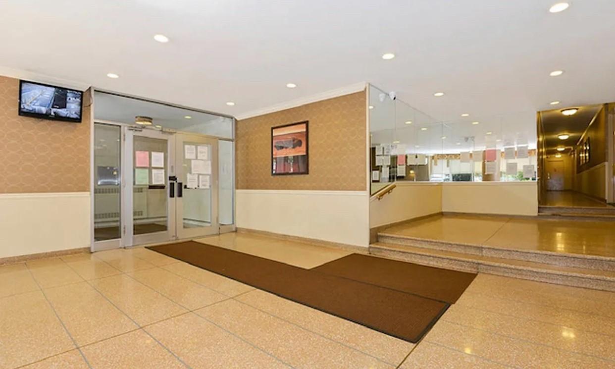 #2 photo, 8111 45TH Avenue, クイーンズ区 Elmhurst , NY 11373