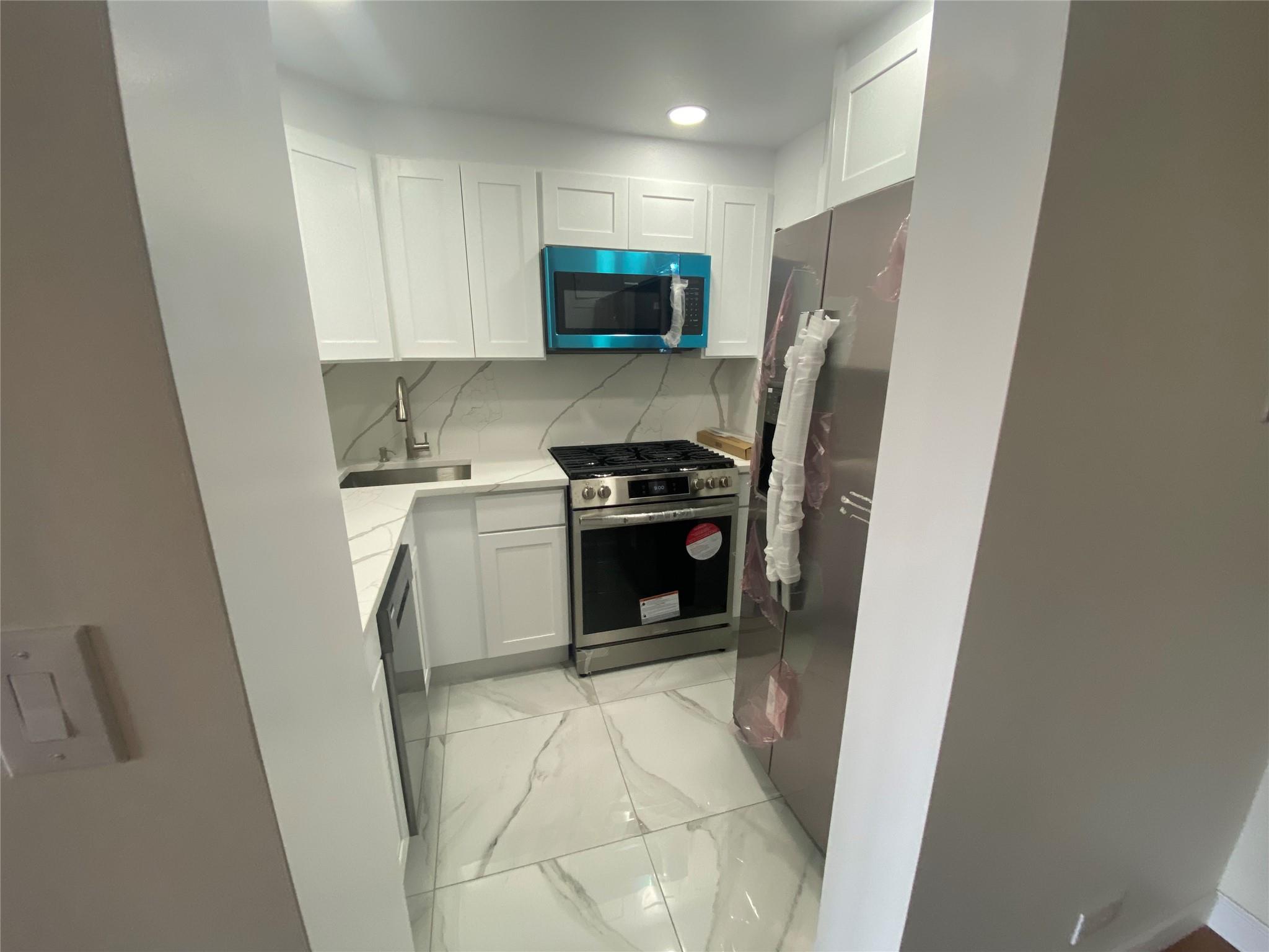 #4 photo, 8111 45TH Avenue, クイーンズ区 Elmhurst , NY 11373