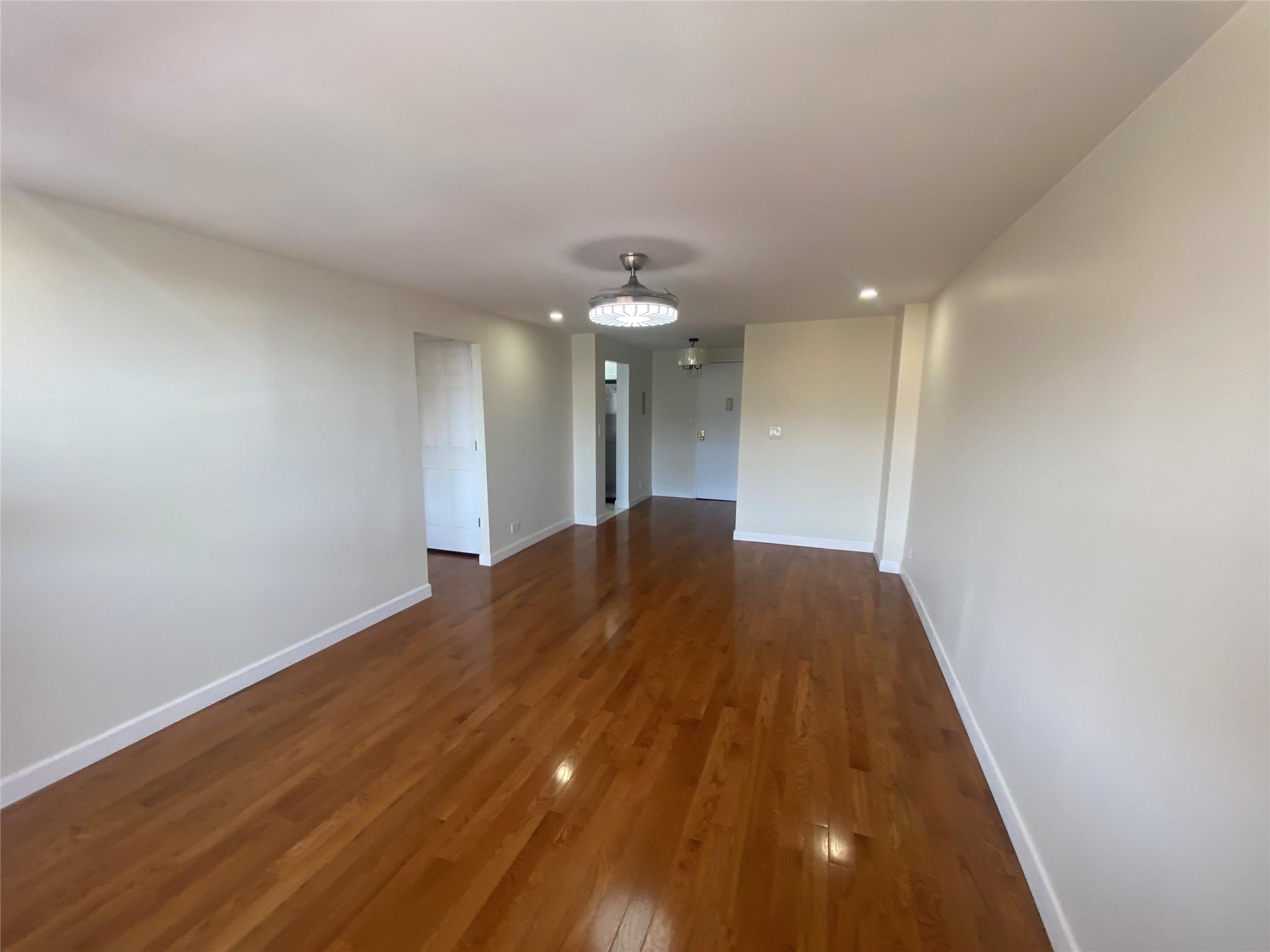 #6 photo, 8111 45TH Avenue, クイーンズ区 Elmhurst , NY 11373