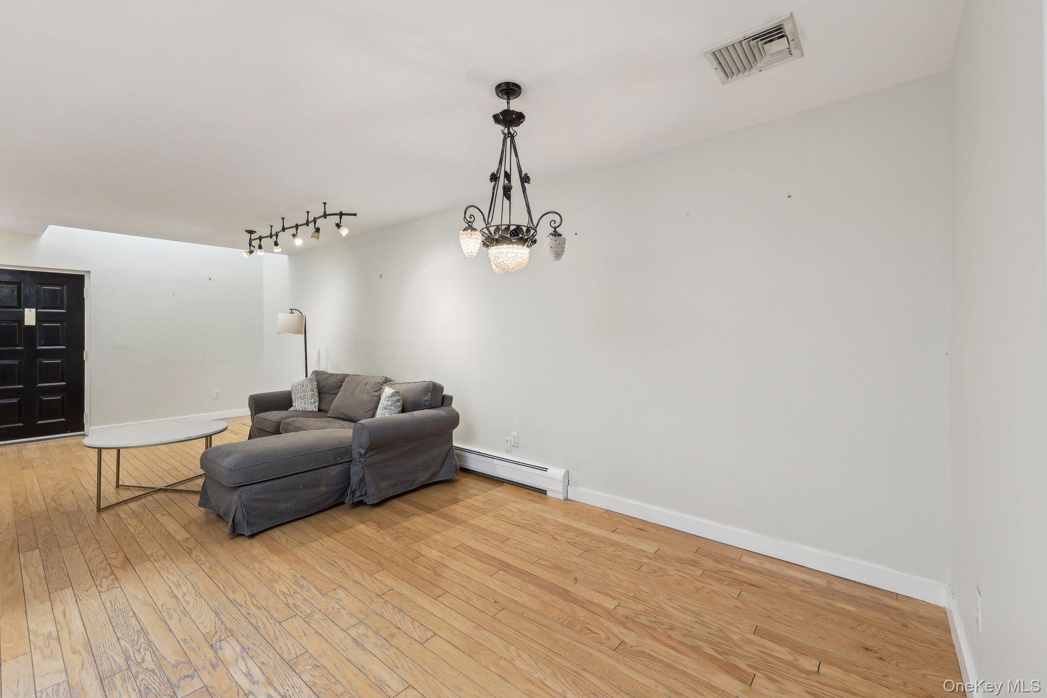 #7 photo, 215 Washington Street, Tappan , NY 10983