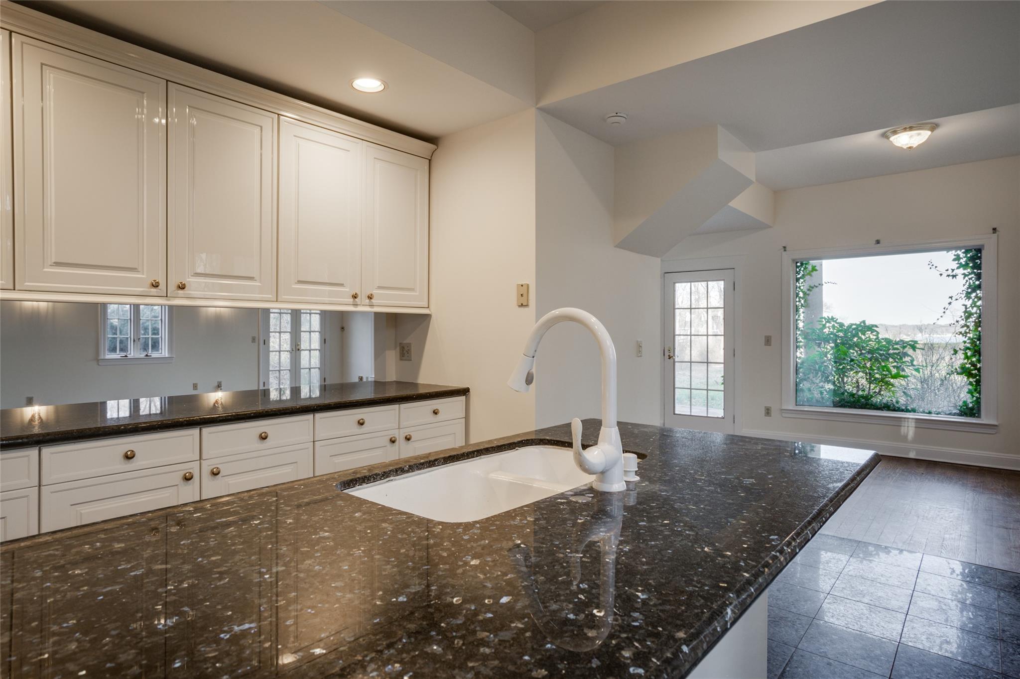 #16 photo, 358 Centre Island Road, ナッソー郡 Centre Island , NY 11771