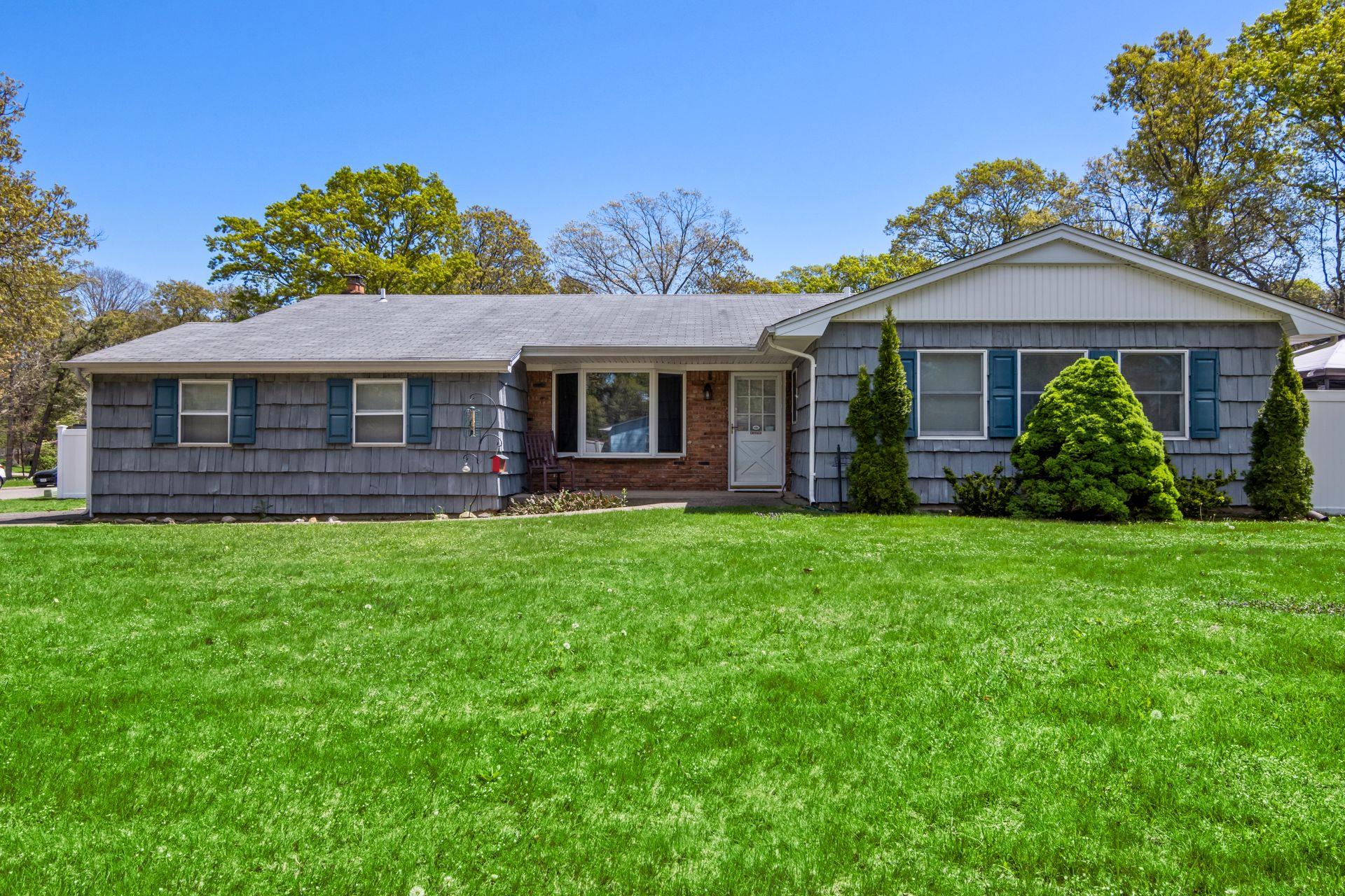 #1 photo, 25 Teele Drive, سوفولك Coram , NY 11727